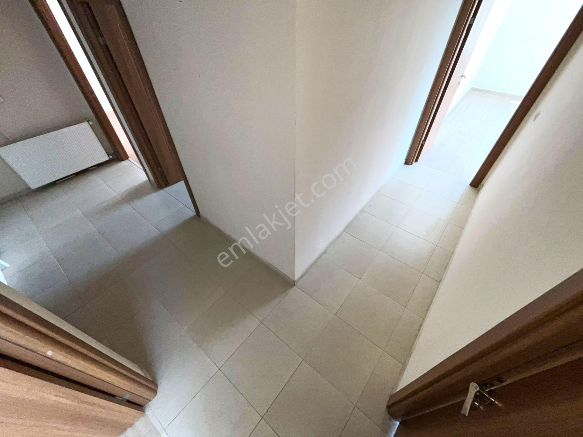 Aygül'den Kadıköy'de Genç Binada Köşe Ön Cephe Asansörlü Ayrı Mutfaklı Doğalgazlı 3+1 Kiralık Daire - Görsel 23