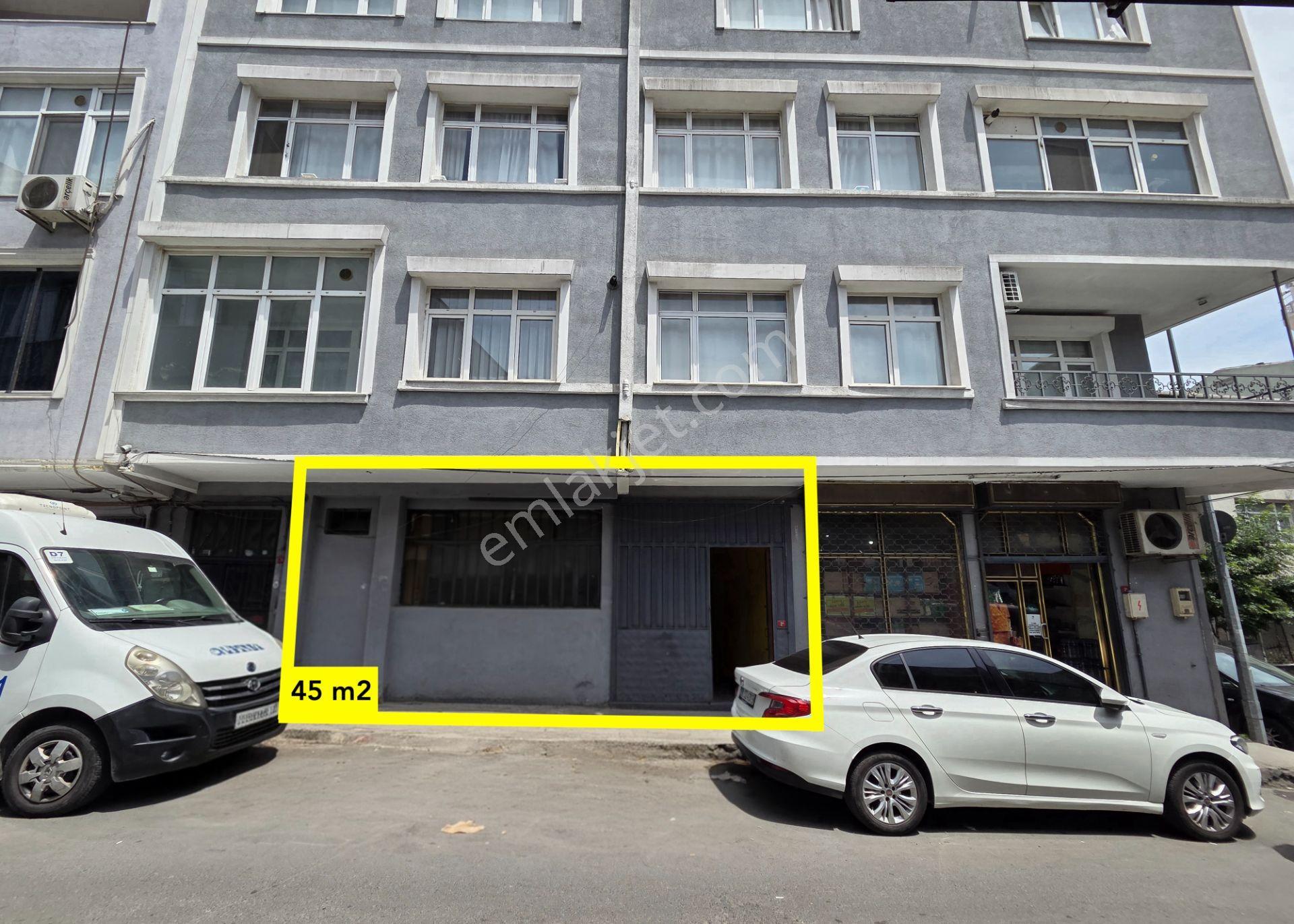 Gaziosmanpaşa Merkez Mahallesinde Düz Gırış Kiralık 45 M² Dükkan