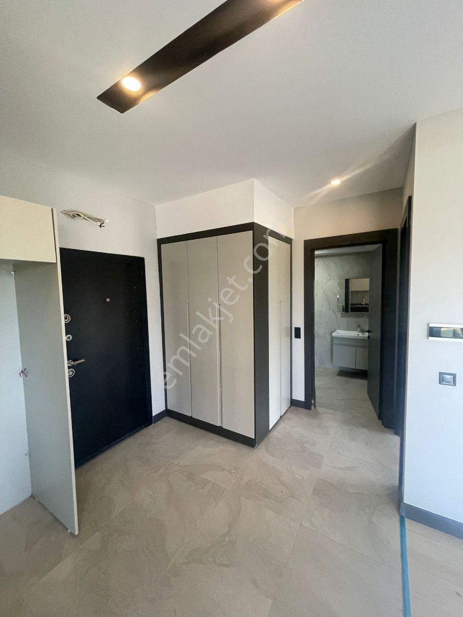 Altıntaş'ta Havuzlu İskanı Alınmış Sitede Satılık 1+1 Daire - Görsel 3
