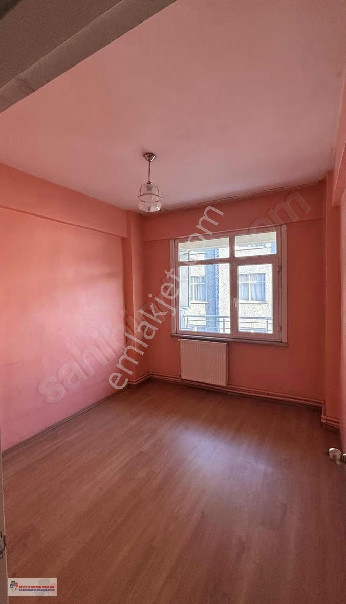 Filiz Emlaktan Bağcılar Meydanda 2+1 Kiralık Daire - Görsel 18