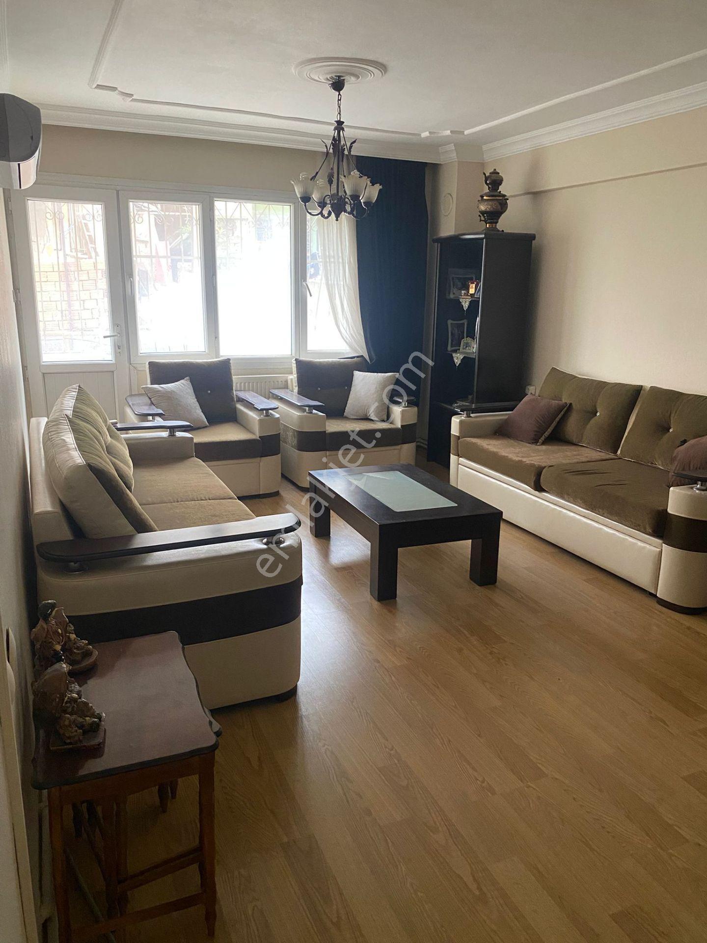 Buca Laleli'de 3+1 120m2 Masrafsız Y.giriş Eşyalı Daire