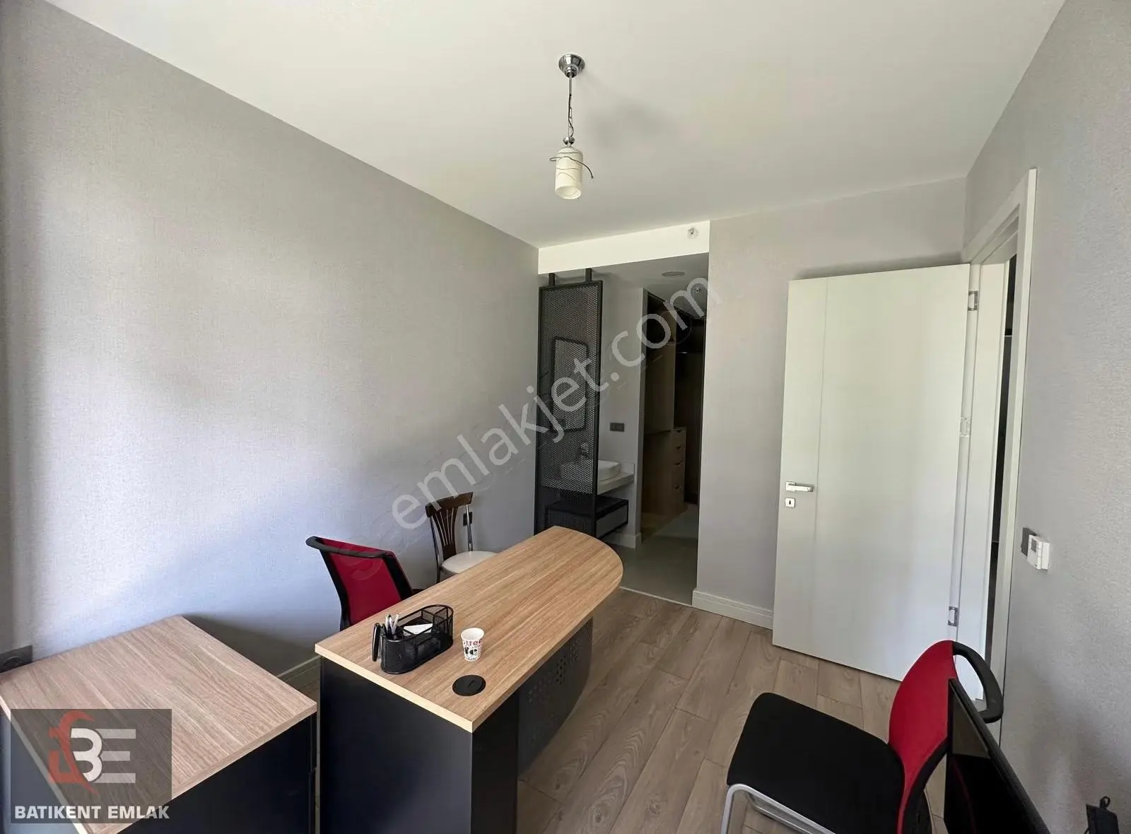 Velux Ankara'da Avm Manzaralı Geniş Teras Balkon 1+1 Kiralık - Görsel 4