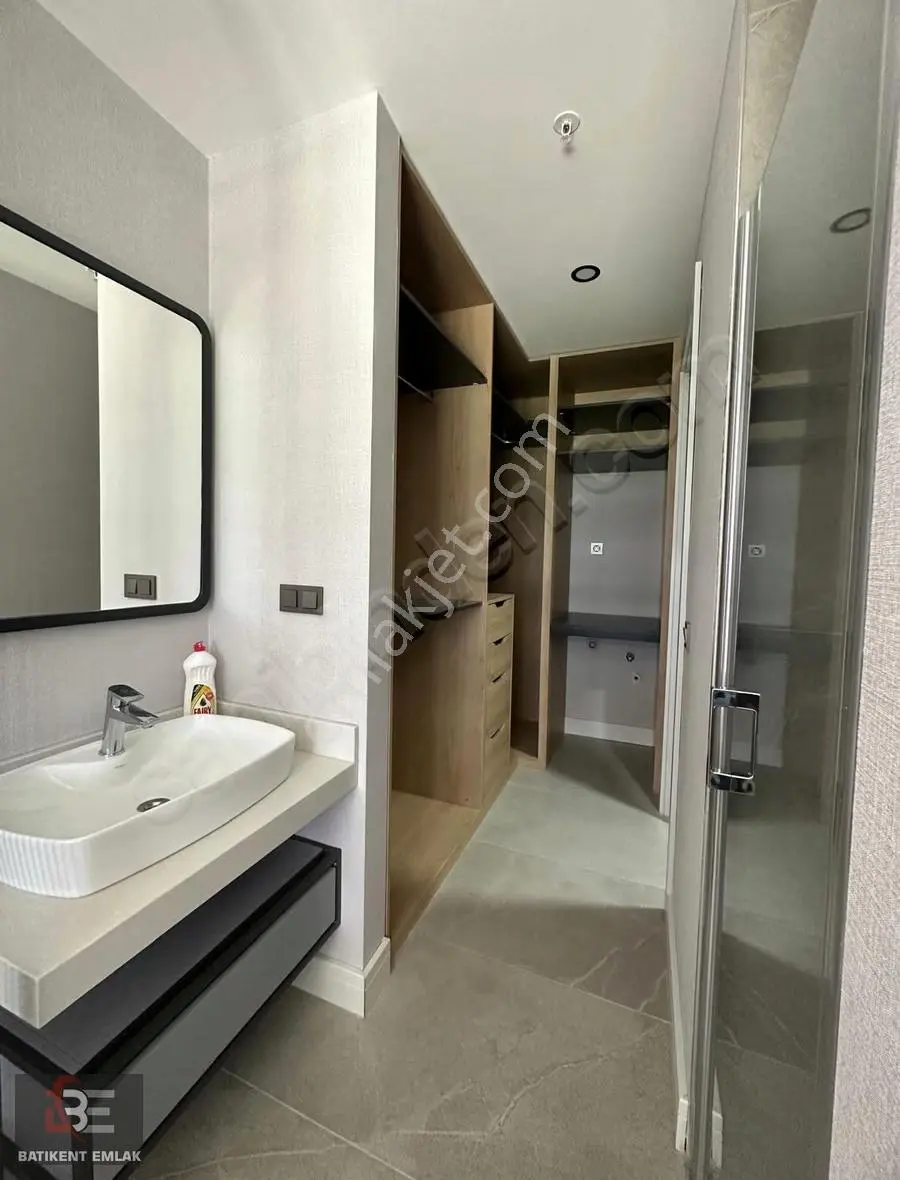 Velux Ankara'da Avm Manzaralı Geniş Teras Balkon 1+1 Kiralık - Görsel 3