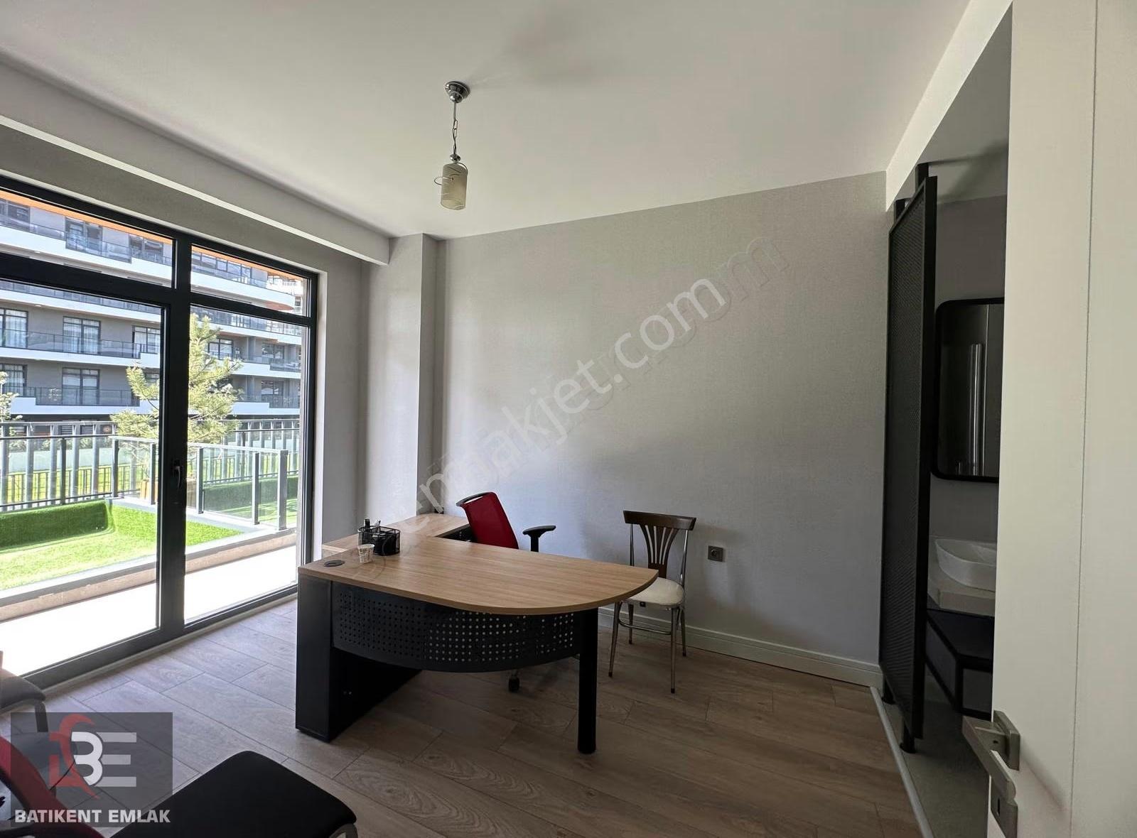 Velux Ankara'da Avm Manzaralı Geniş Teras Balkon 1+1 Kiralık - Görsel 7