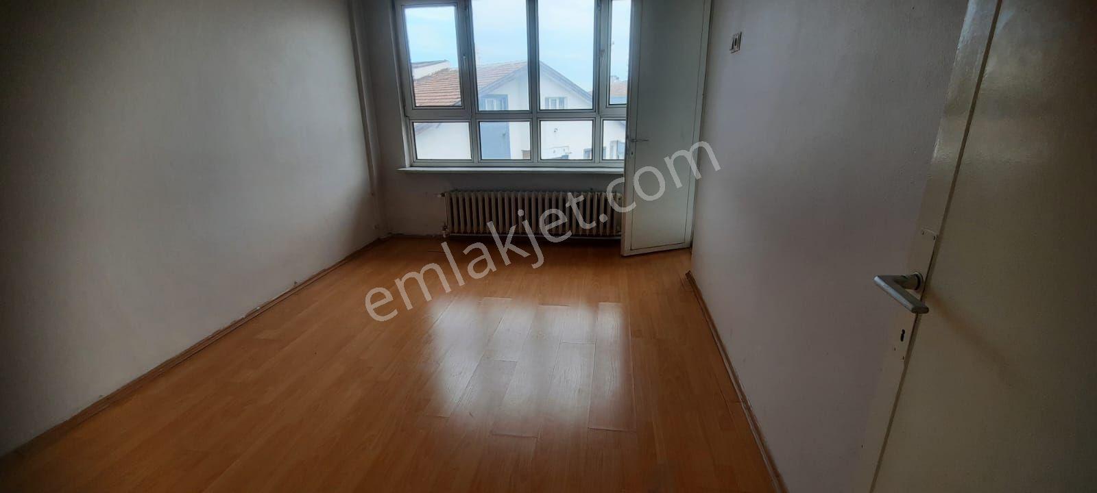 Bursa Yıldırım Namazgah Caddesi Üzerinde 120 M2 3+1 Daire Kiralık - Görsel 24