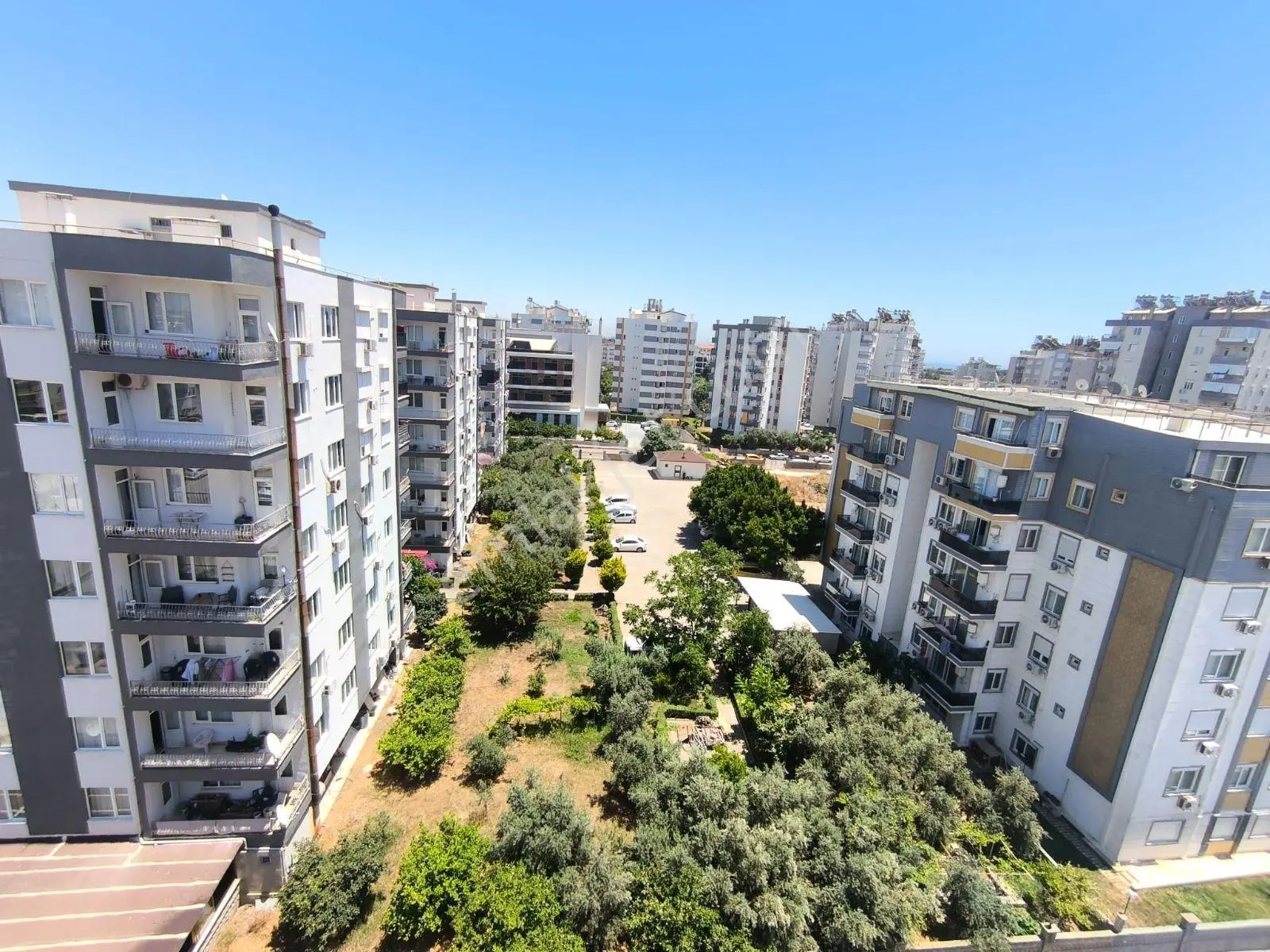 Fırsat!! Güzeloba'da Ana Cadde Üzeri Satılık 4+1 Dubleks Daire