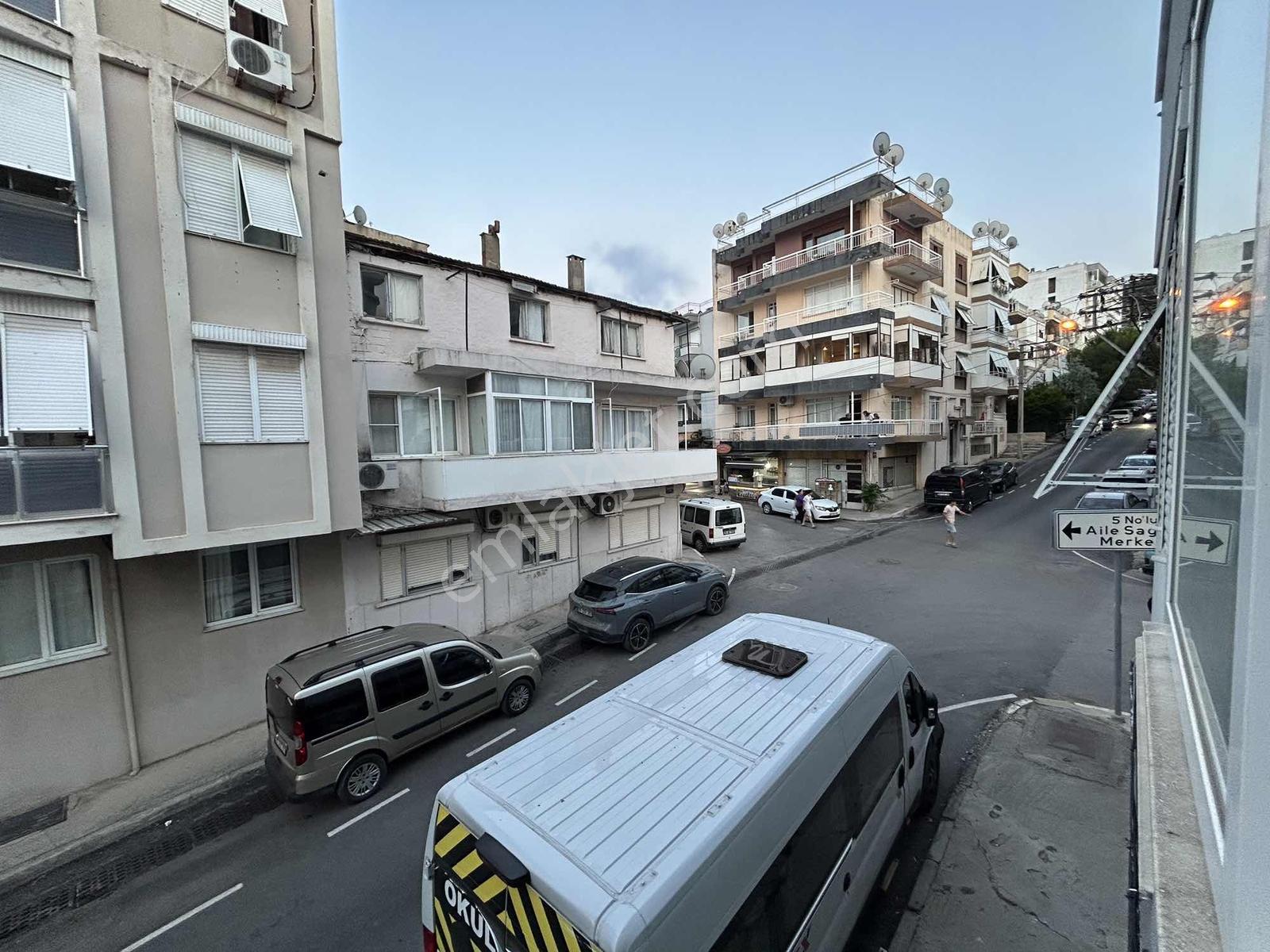 Balçova Fevzi Çakmak'ta İşlek Cadde De 3+1 Geniş Köşe Daire - Görsel 27
