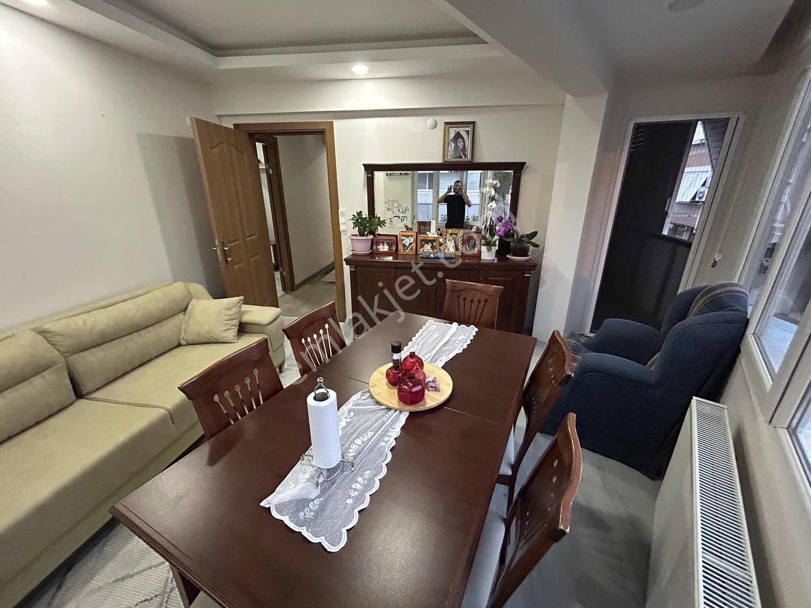 Balçova Fevzi Çakmak'ta İşlek Cadde De 3+1 Geniş Köşe Daire - Görsel 4