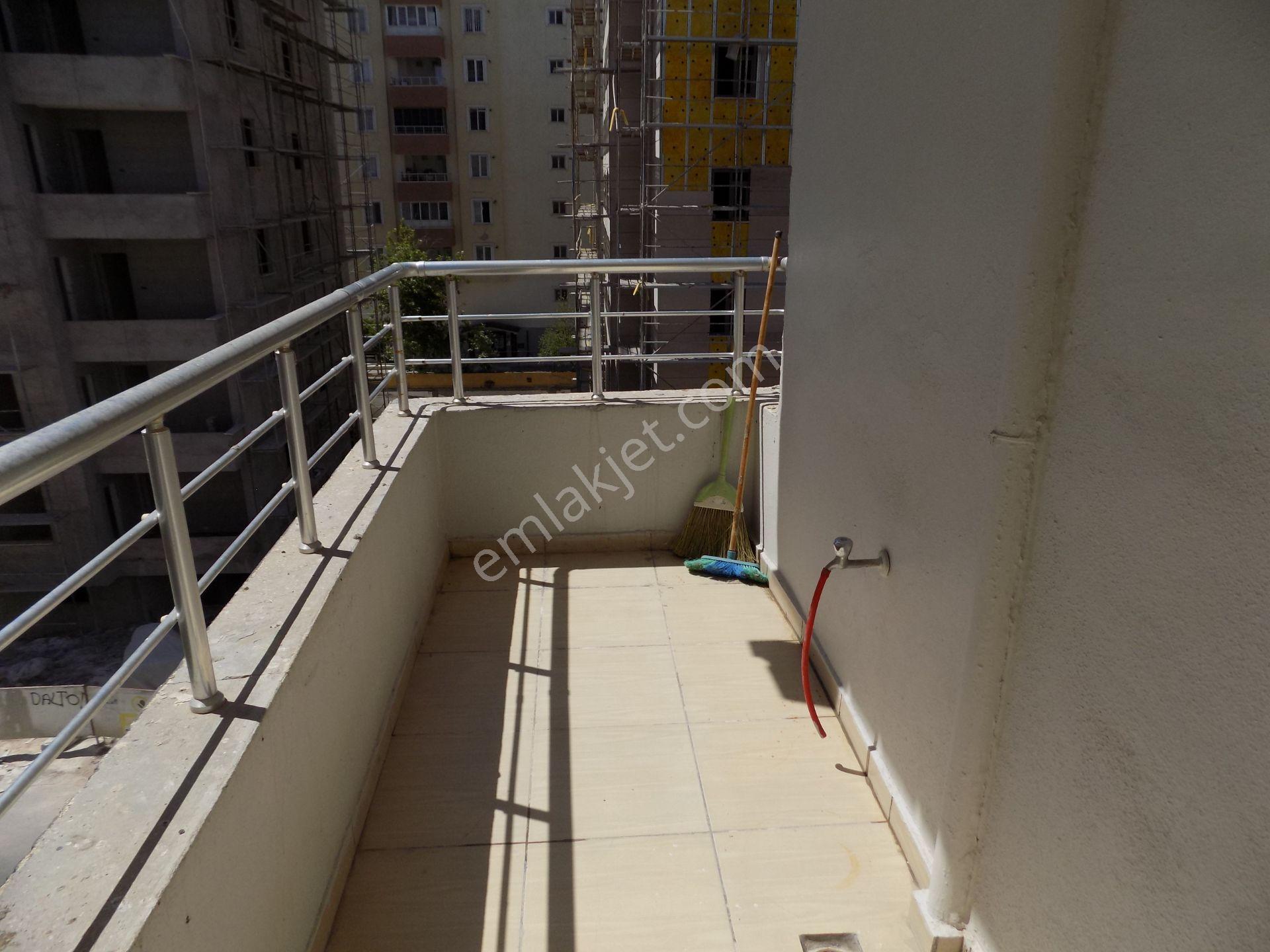 Karaköprü Akpıyar Balık Ayağı İmparator Ekmek Fabrikası Yanı 3+1 Doğalgazlı Asansörlü 170 M2 3. Kat - Görsel 19