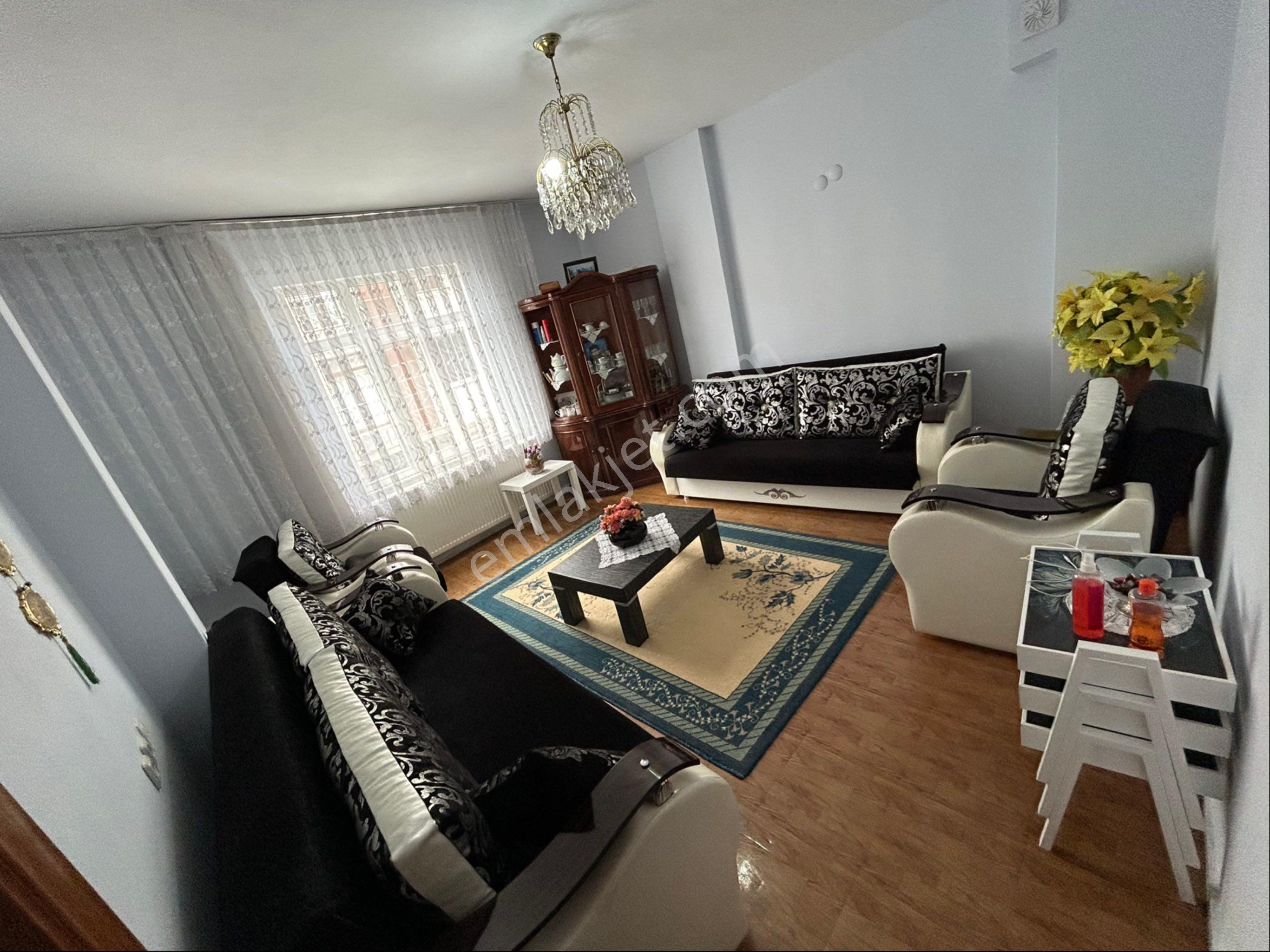 Esentepe Mah'de 3+1 120m2 Çift Balkonlu Full Eşyalı Daire