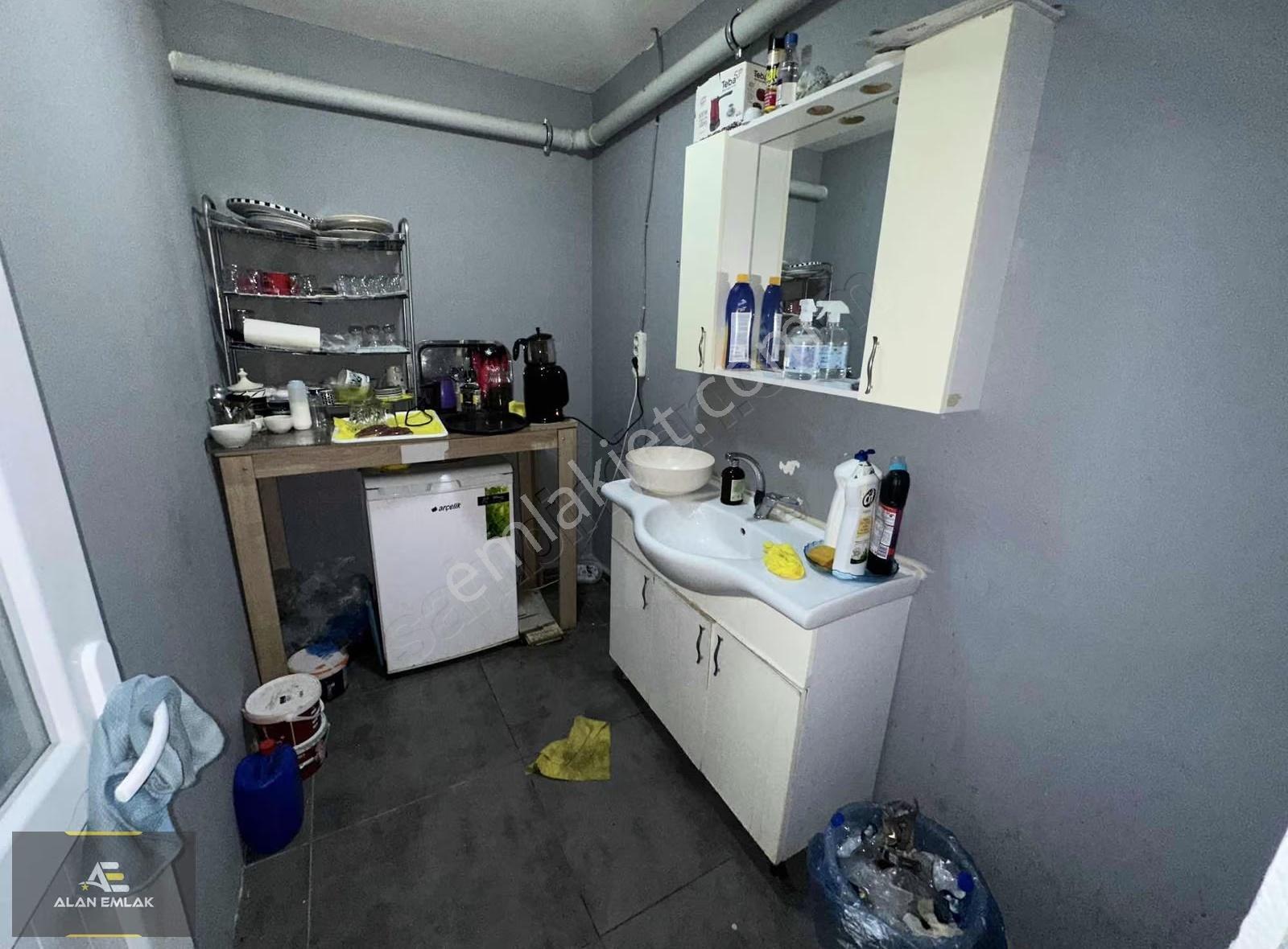Alan Emlak; Cağaloğlunda, İki Katlı, 320 M2, Kurumsal Kiracılı - Görsel 24