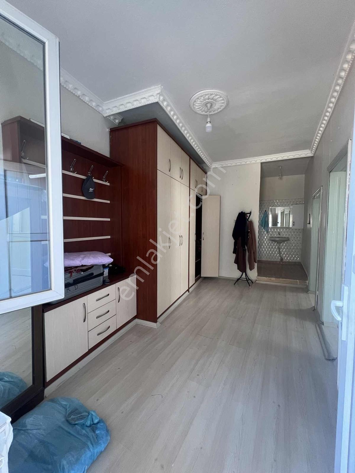 Eray'dan Malazgirt Mah Cadde Üzerinde Müstakil Daire + Dükkan - Görsel 11