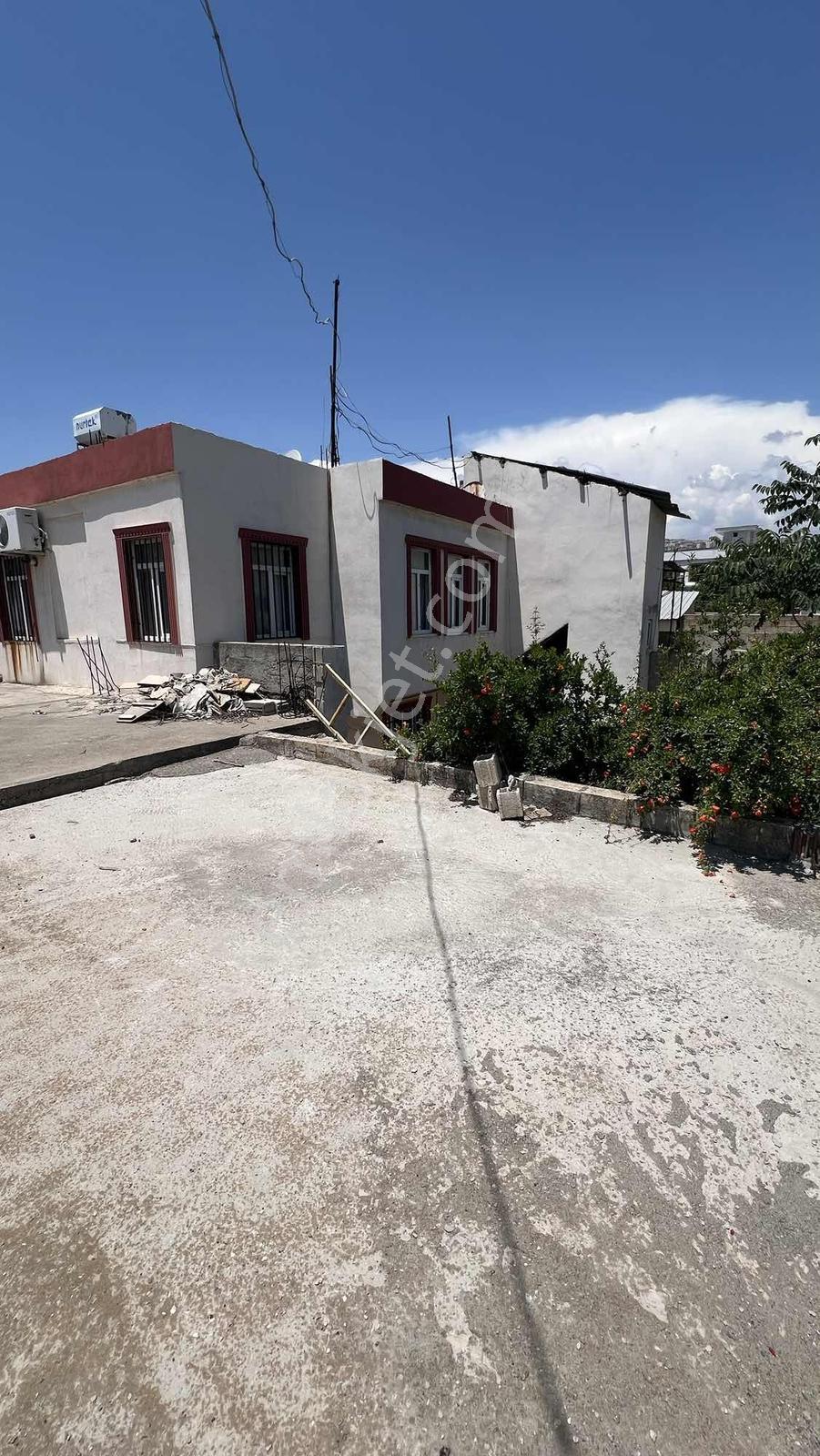 Eray'dan Malazgirt Mah Cadde Üzerinde Müstakil Daire + Dükkan - Görsel 3