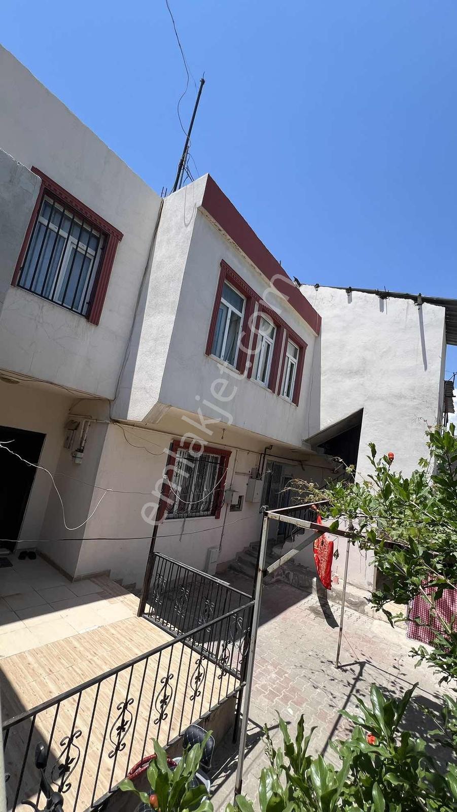 Eray'dan Malazgirt Mah Cadde Üzerinde Müstakil Daire + Dükkan - Görsel 16