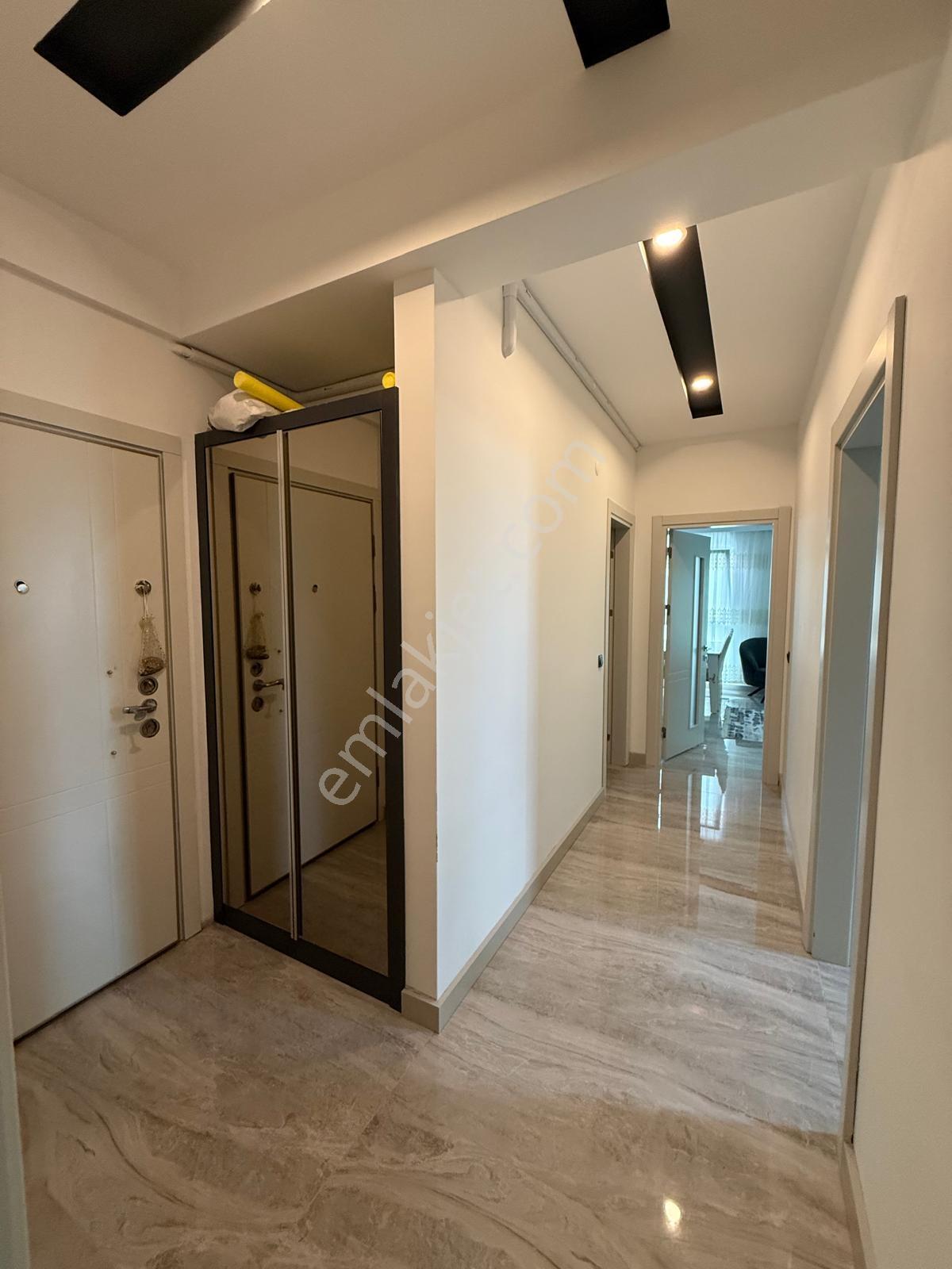 Kuşadası Otogar Arkası 2+1 Eşyalı Havuzlu Site İçi Kiralık Daire - Görsel 3