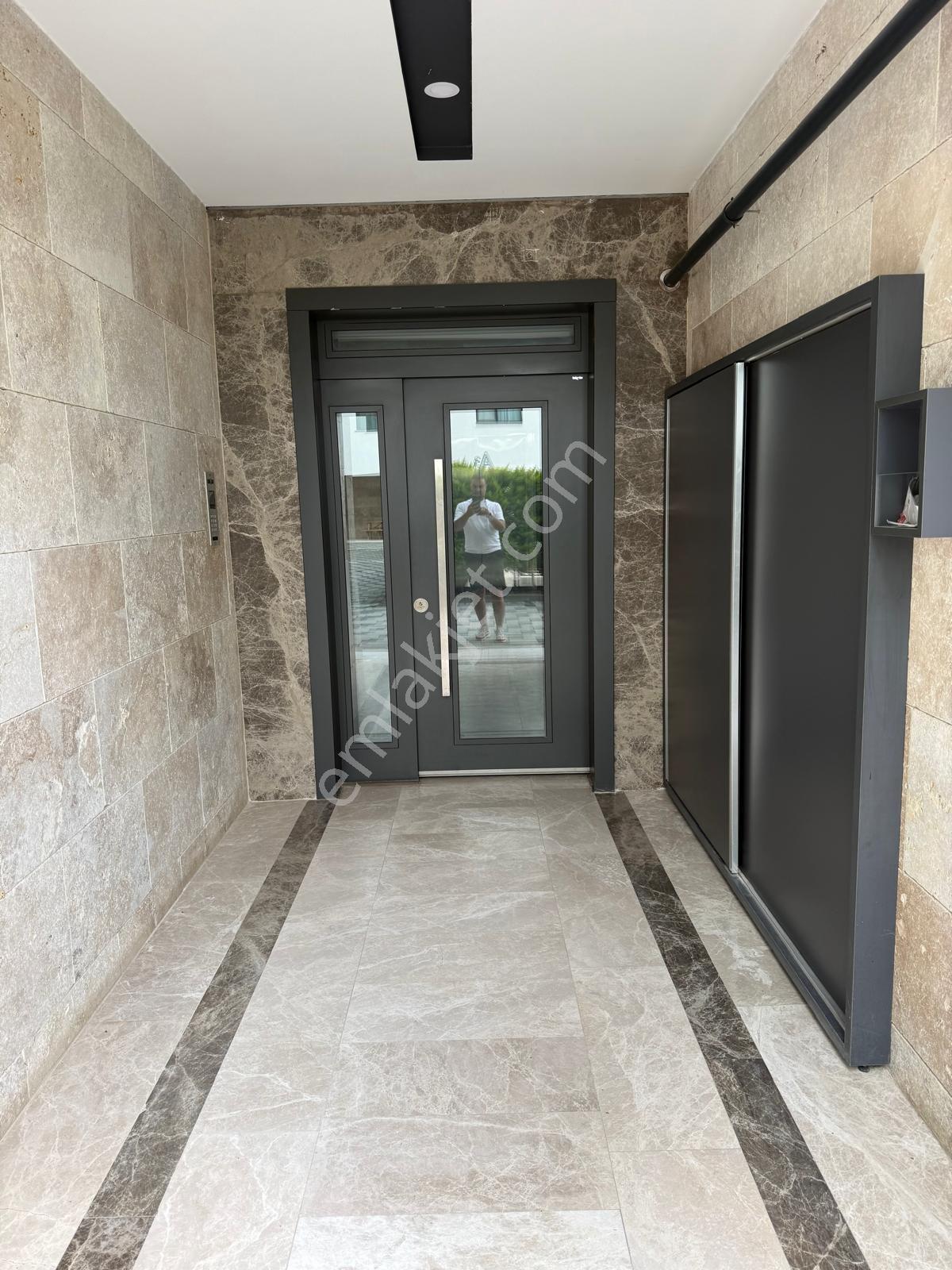 Kuşadası Otogar Arkası 2+1 Eşyalı Havuzlu Site İçi Kiralık Daire - Görsel 17
