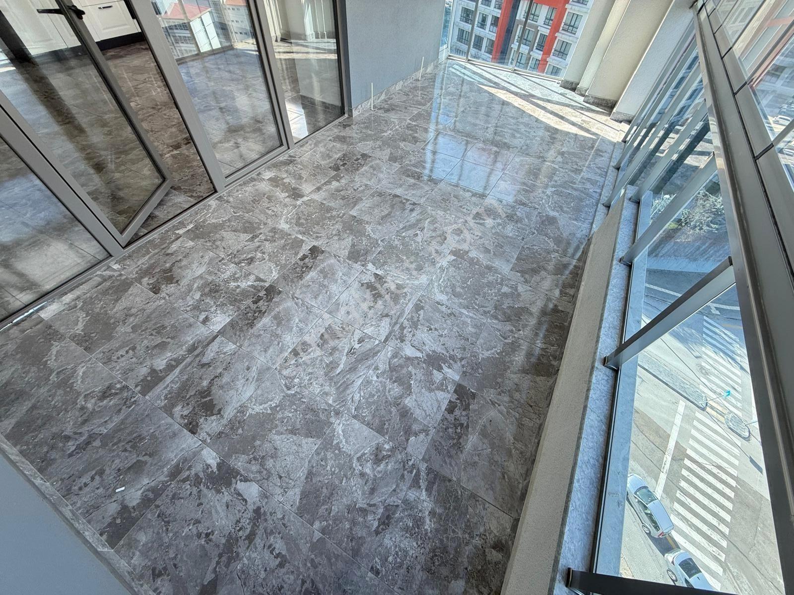 Ovacık Yakını Gözde Sitede 240 M2 Genişlikde 4+1 - Görsel 2