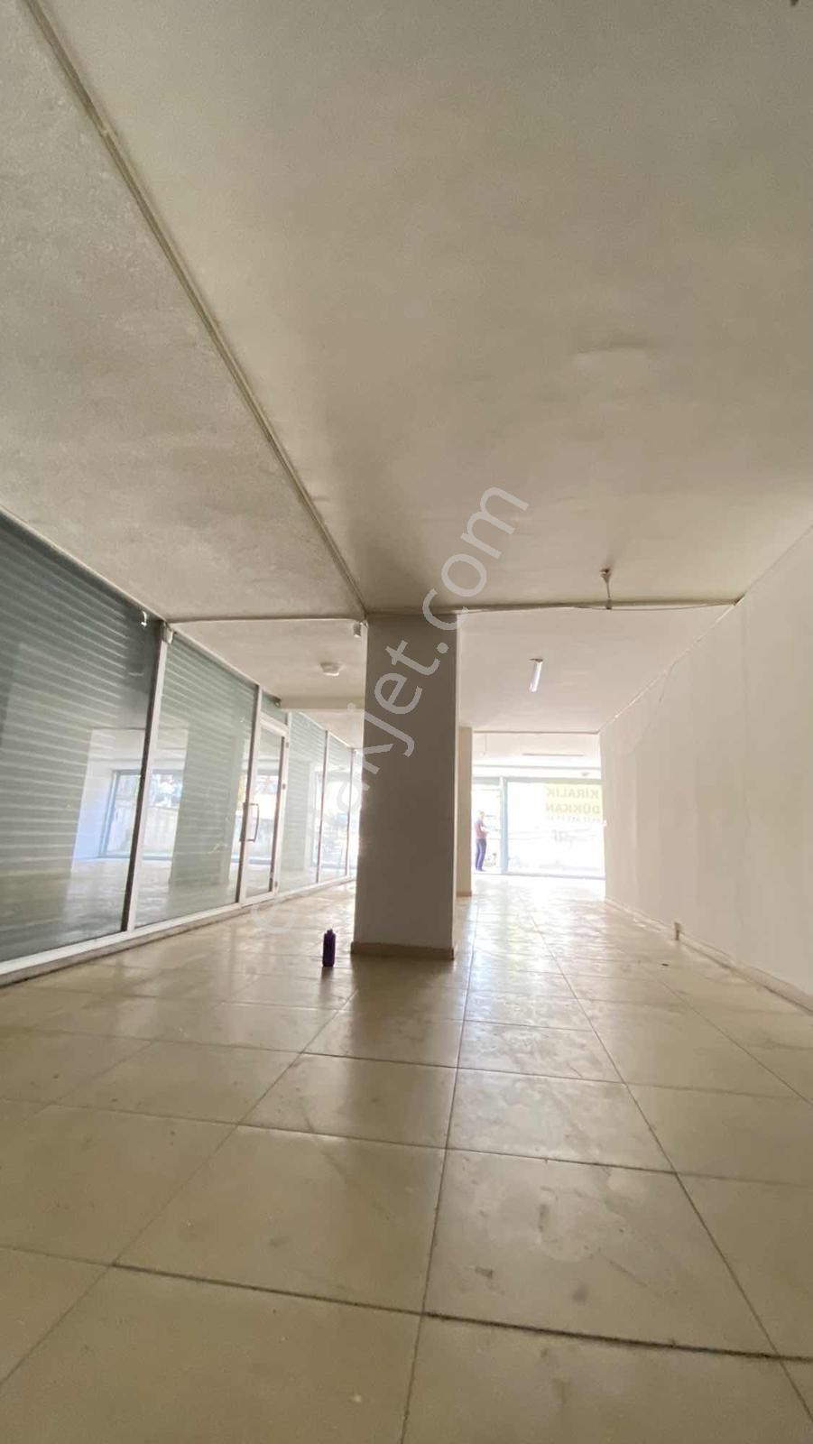 Demokrasi Caddesi'nde 110 M² Giriş Dükkan Cadde Cepheli Kepenkli - Görsel 6
