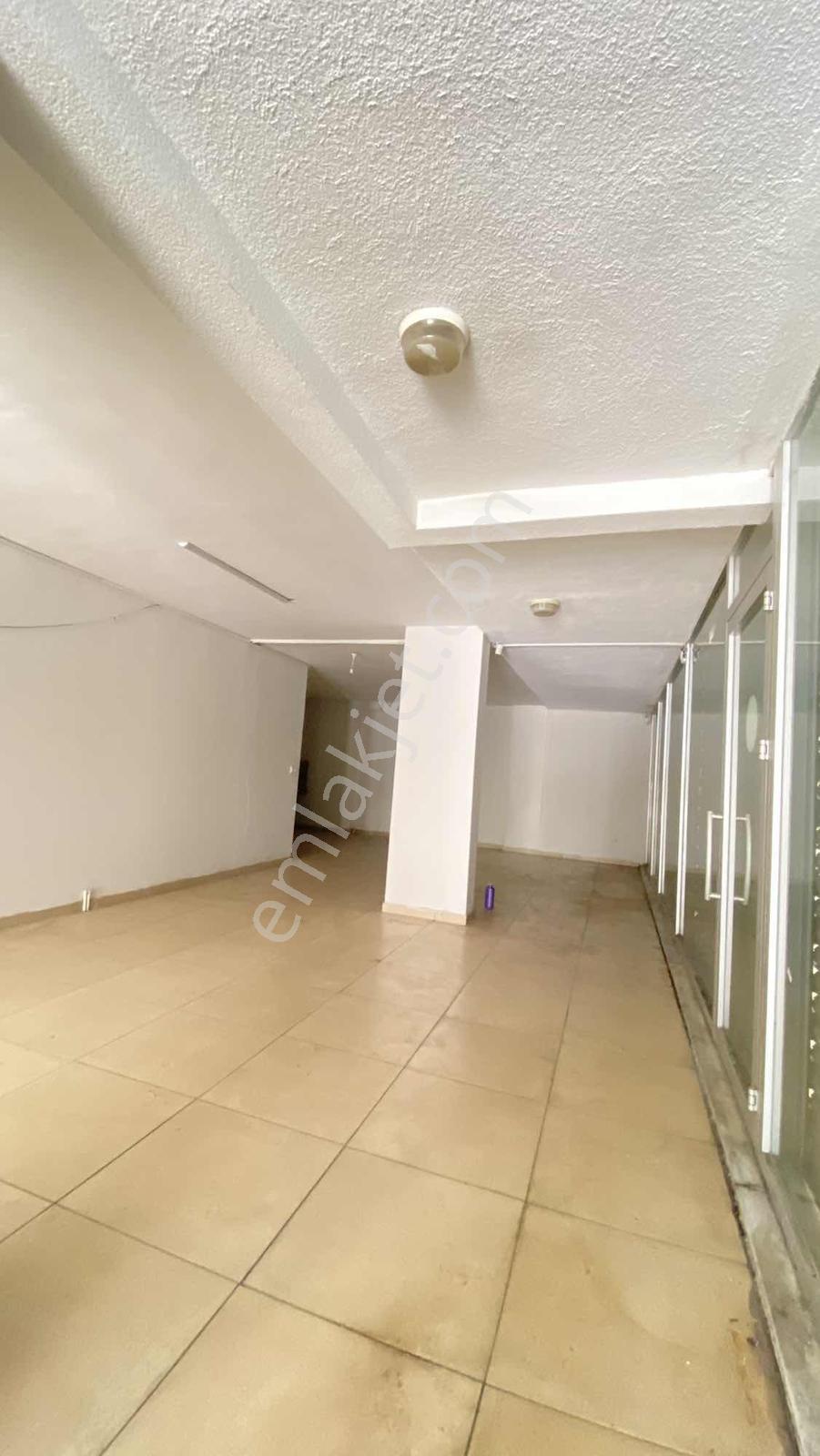 Demokrasi Caddesi'nde 110 M² Giriş Dükkan Cadde Cepheli Kepenkli - Görsel 24