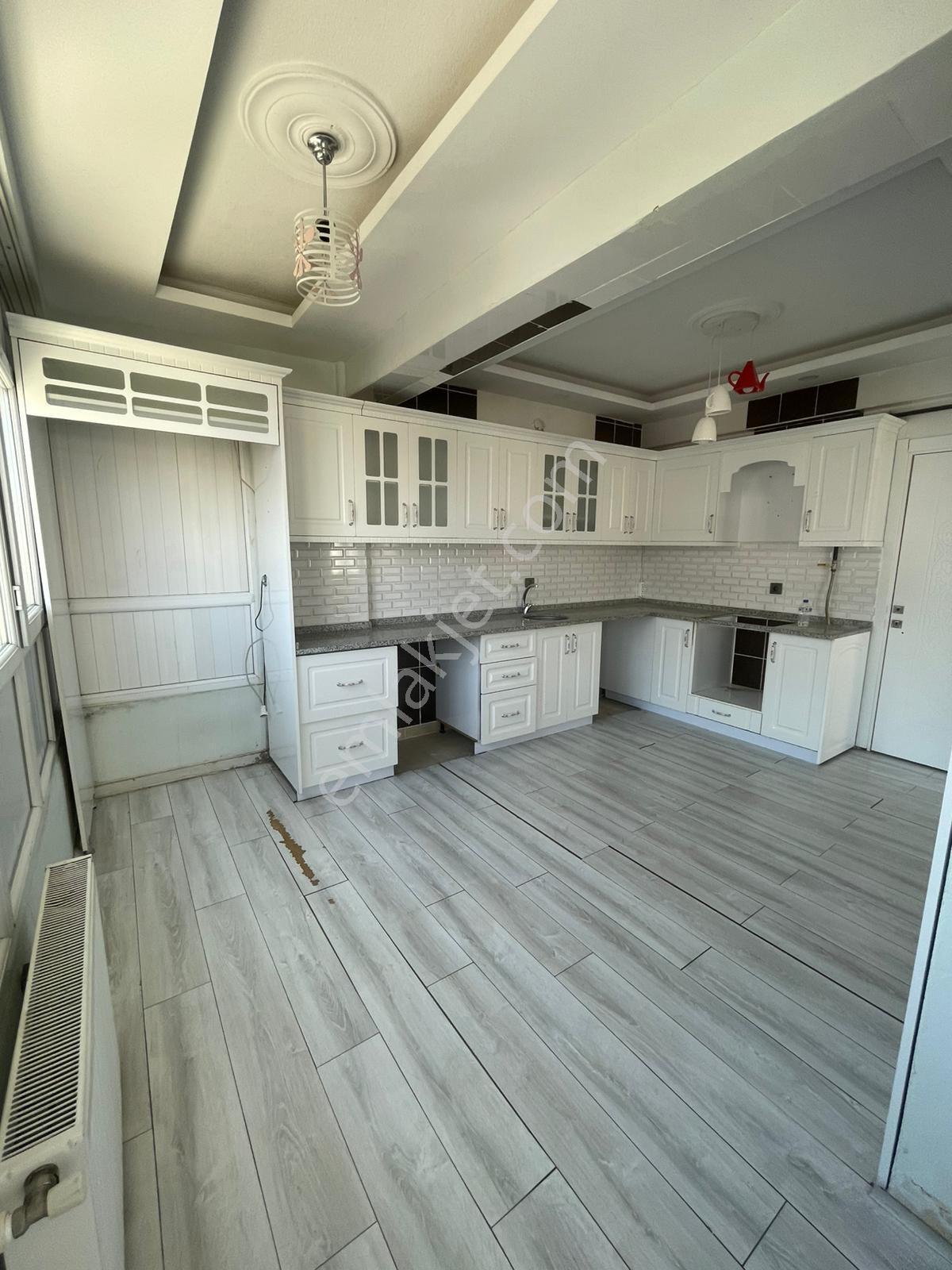 Batıkent Çardaklı'da Uygun Kiralık 3+1 Full Bakımlı Geniş Daire... - Görsel 4