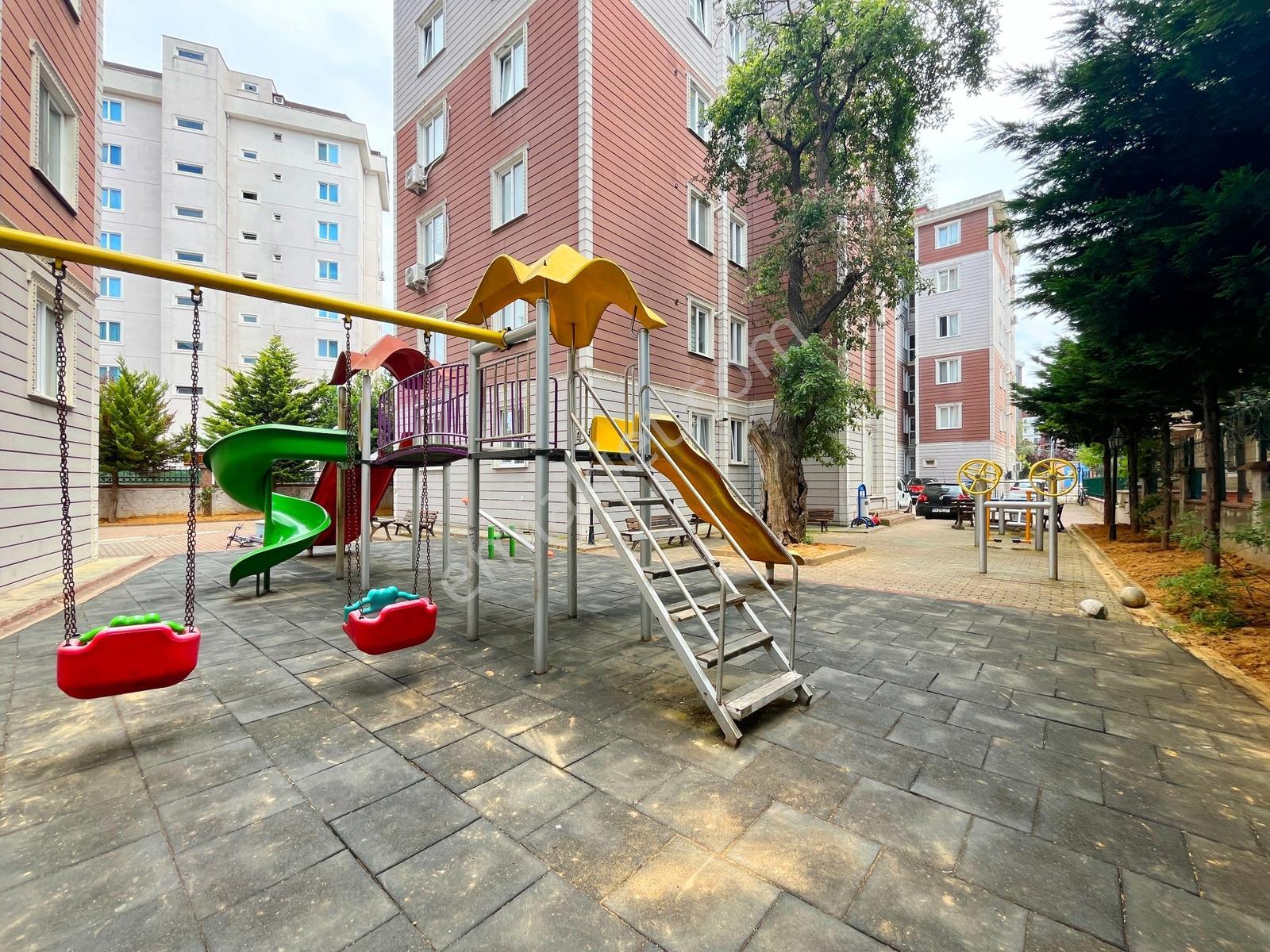 Satılık 2,5+1 Daire - 3. Kat - Kurtköy Merkez - Köşklü Sitesi - Görsel 11
