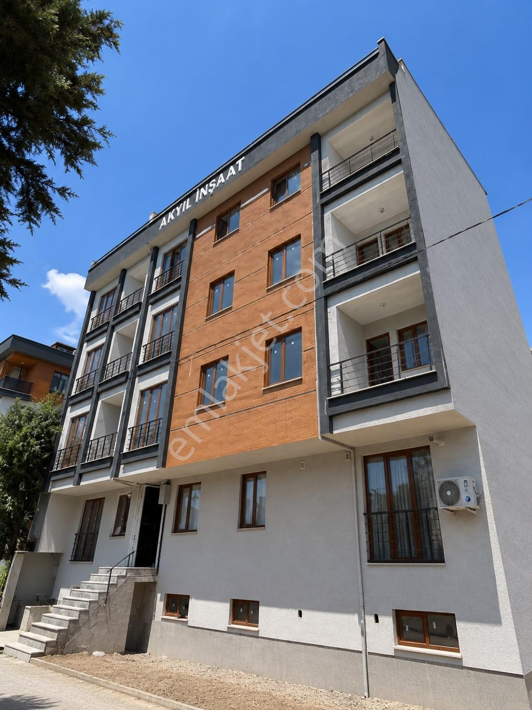 Çekmeköy Kiralık 2+1 Bahçe Katı Yerden Isıtmalı Ferah Daire - Görsel 2