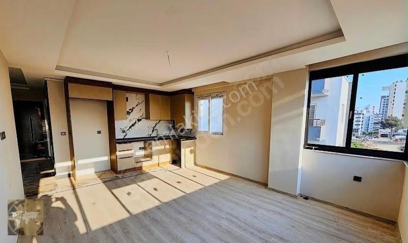 Dream'dan Kuyuluk Merkezde Ulaşıma Ve Okullara Yakın Satılık 2+1