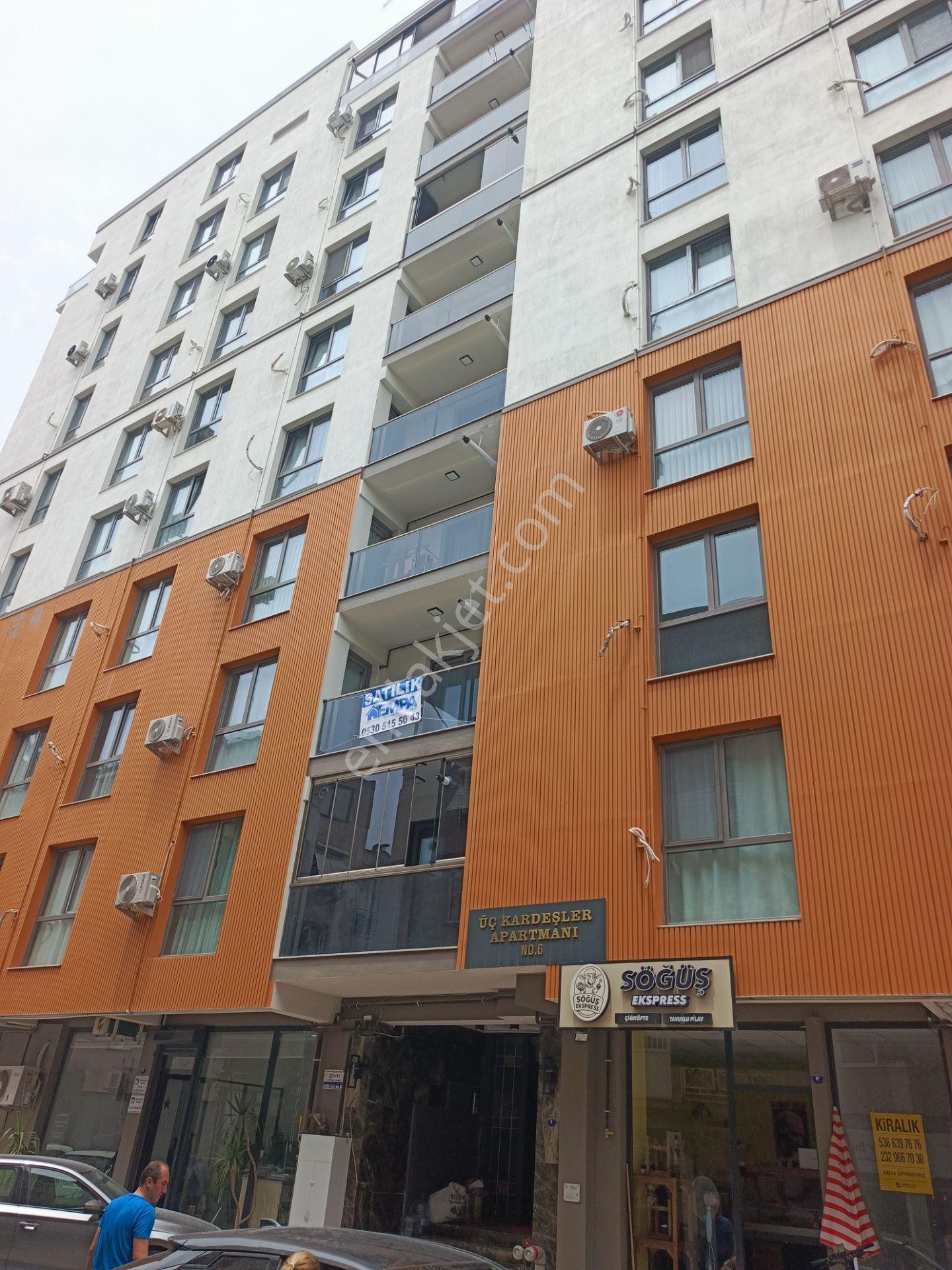 Bayraklı Mansuroğlu Yeni Binada Satılık 2+1 Oturuma Hazır Daire