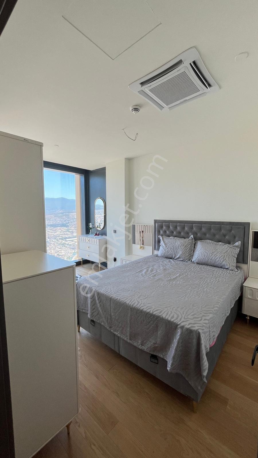 İzmirin En Güzel Gece Mazarasında Kiralık 1+1 Mobilyalı Daire - Görsel 20