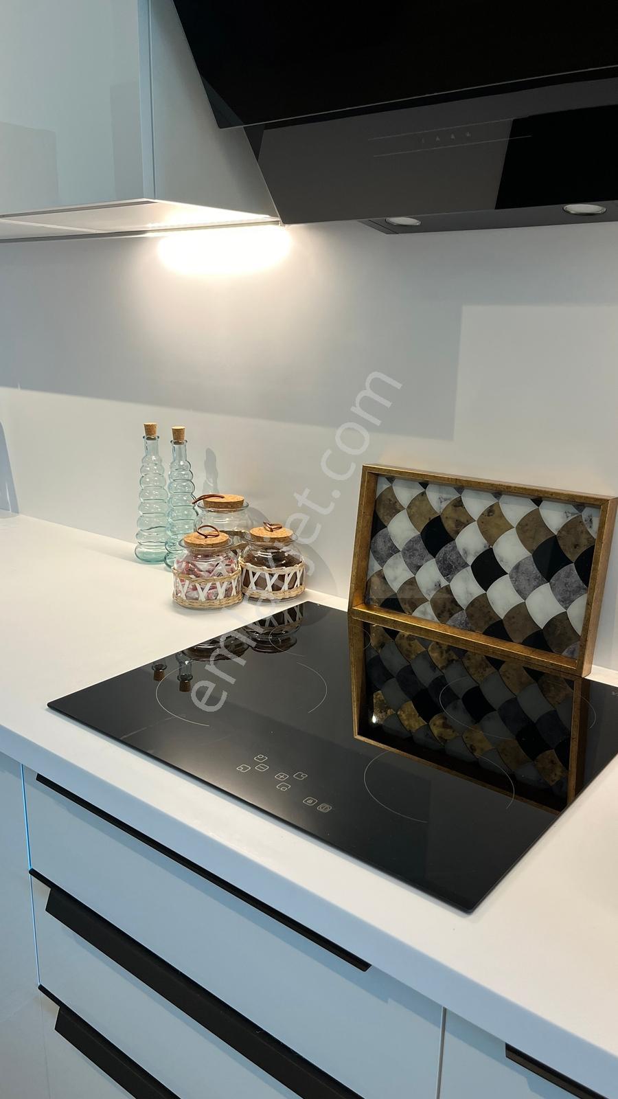 İzmirin En Güzel Gece Mazarasında Kiralık 1+1 Mobilyalı Daire - Görsel 32