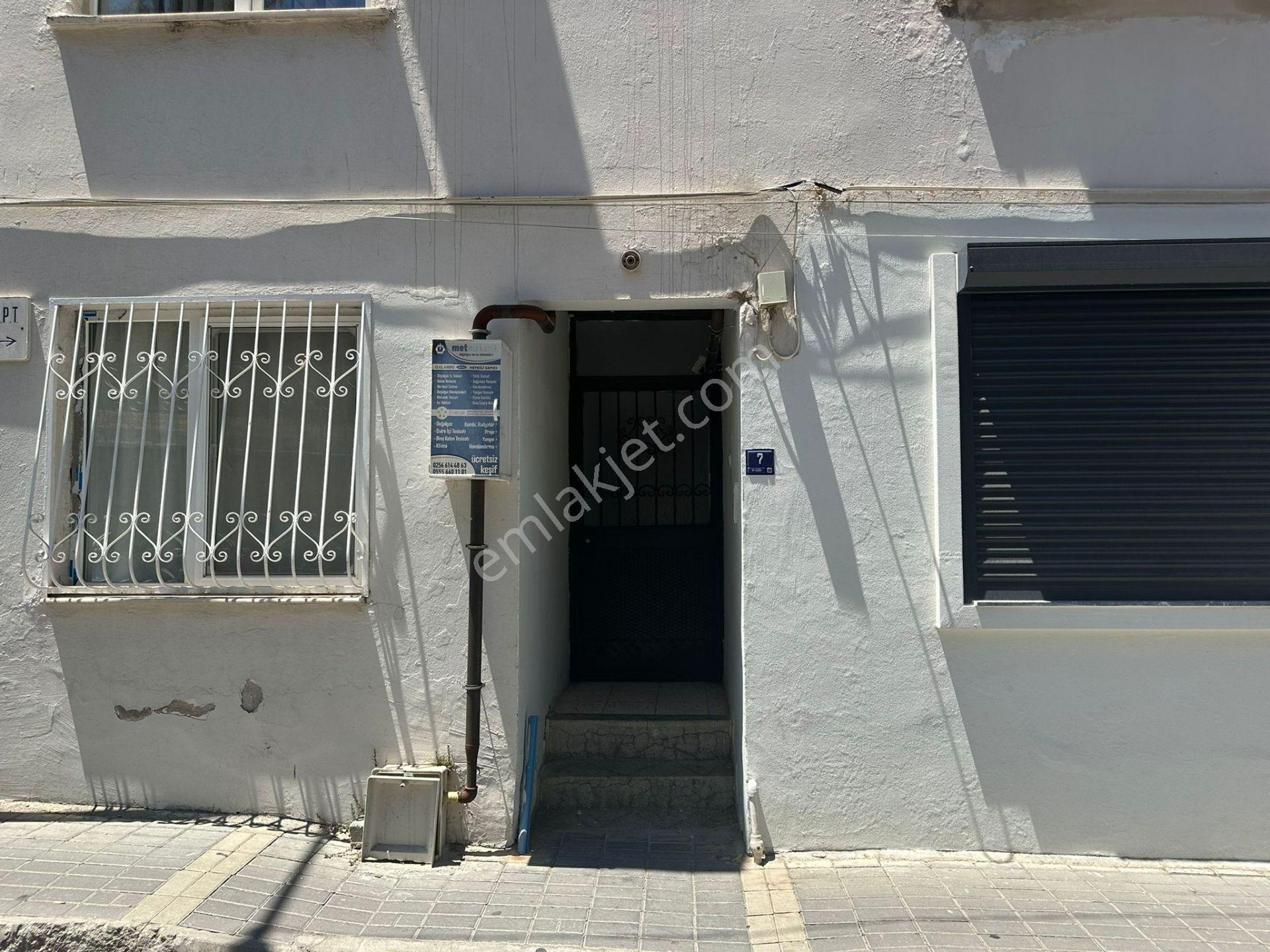 Kuşadası Merkezde 2+1 Eşyalı Kiralık Daire - Görsel 25