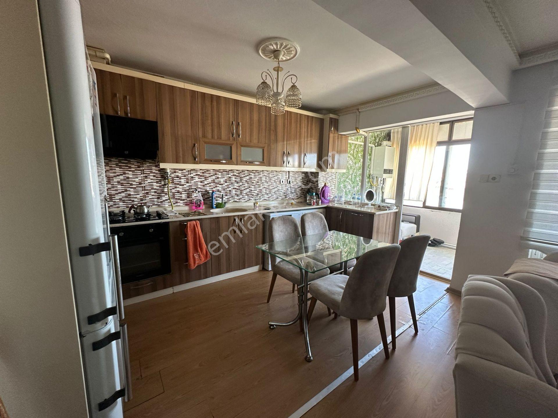 Kuşadası Merkezde 2+1 Eşyalı Kiralık Daire - Görsel 5