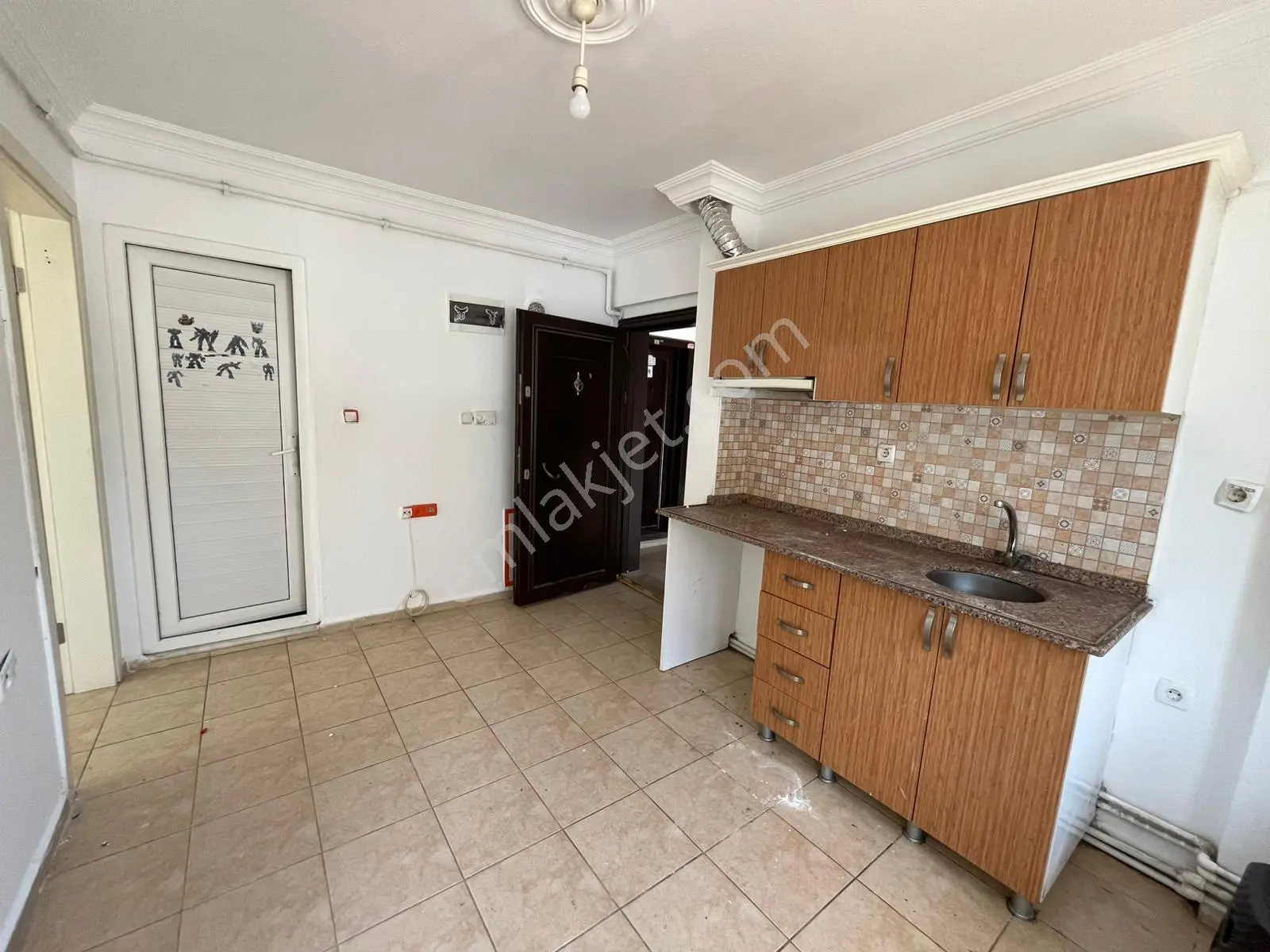 Muğla Menteşe Kötekli'de C Kapıya Çok Yakın 1+1 Kiralık Daire
