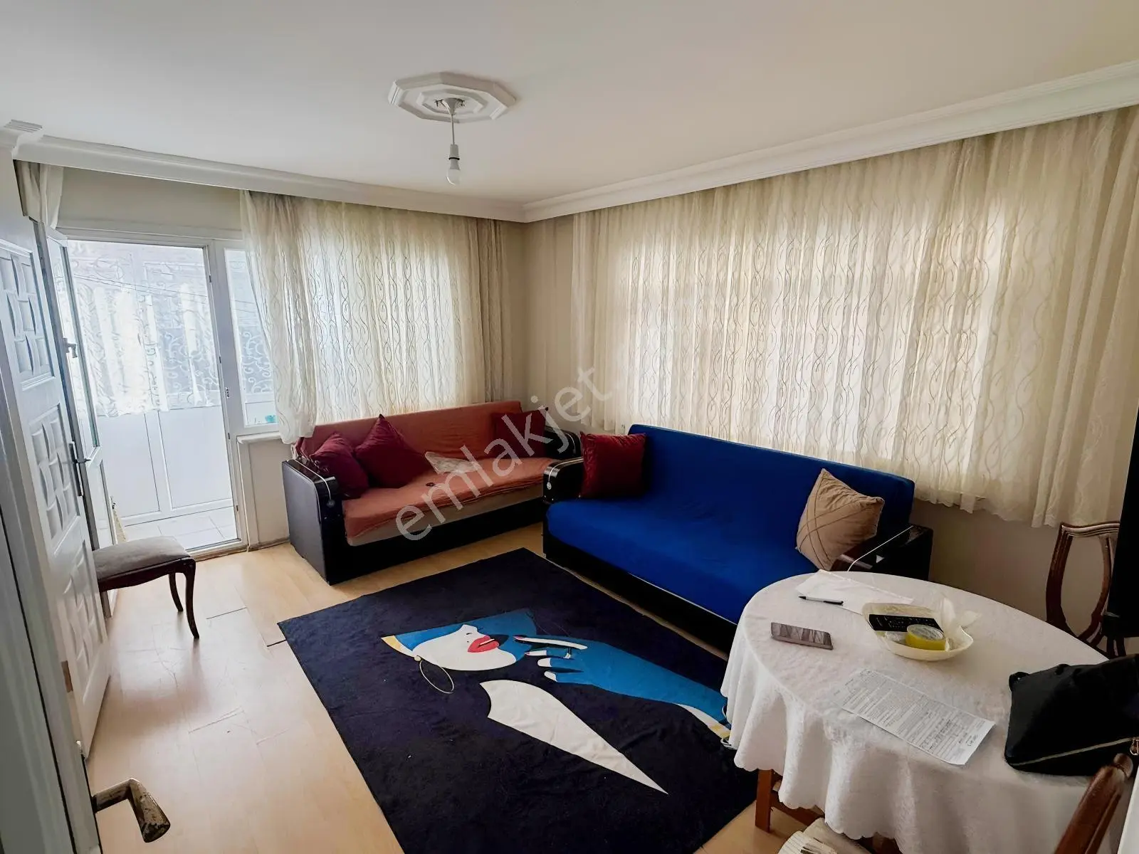 Beyoğlu Hacıahmet'te Full Eşyalı Kiralık Geniş 3+1 Daire