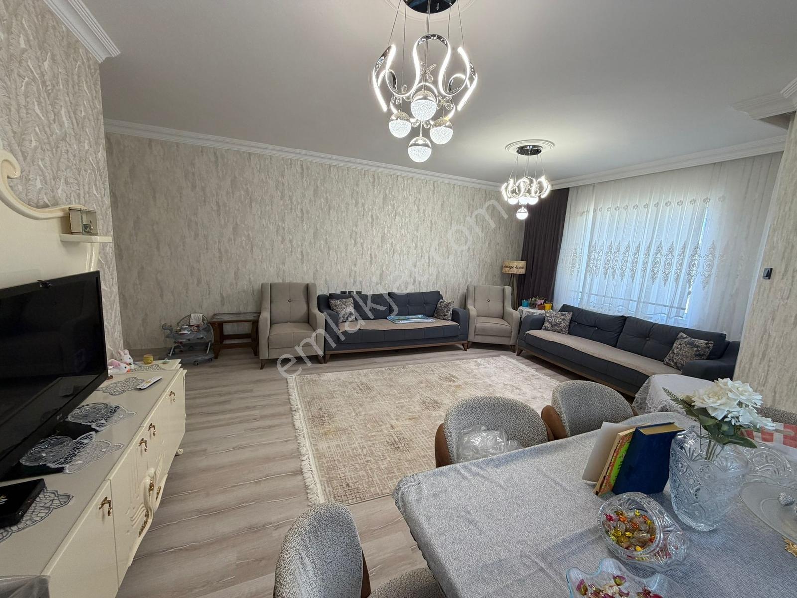 Şahintepe Mahallesinde Kiralık Geniş Bakımlı 3+1 Daire