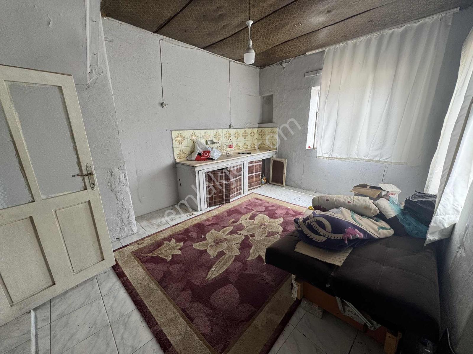 İzmir Bergama Ayasköy Kasabasında 2 Katlı Bahçeli Müstakil Ev - Görsel 8