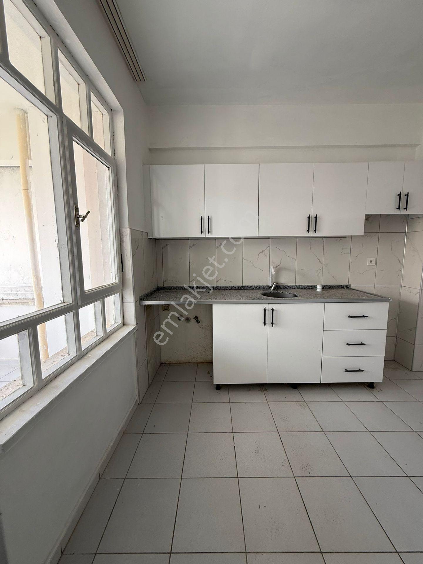 Depozito Yok !! Merkez'de Geniş Ayrı Mutfaklı 2+1 Kiralık Daire - Görsel 3