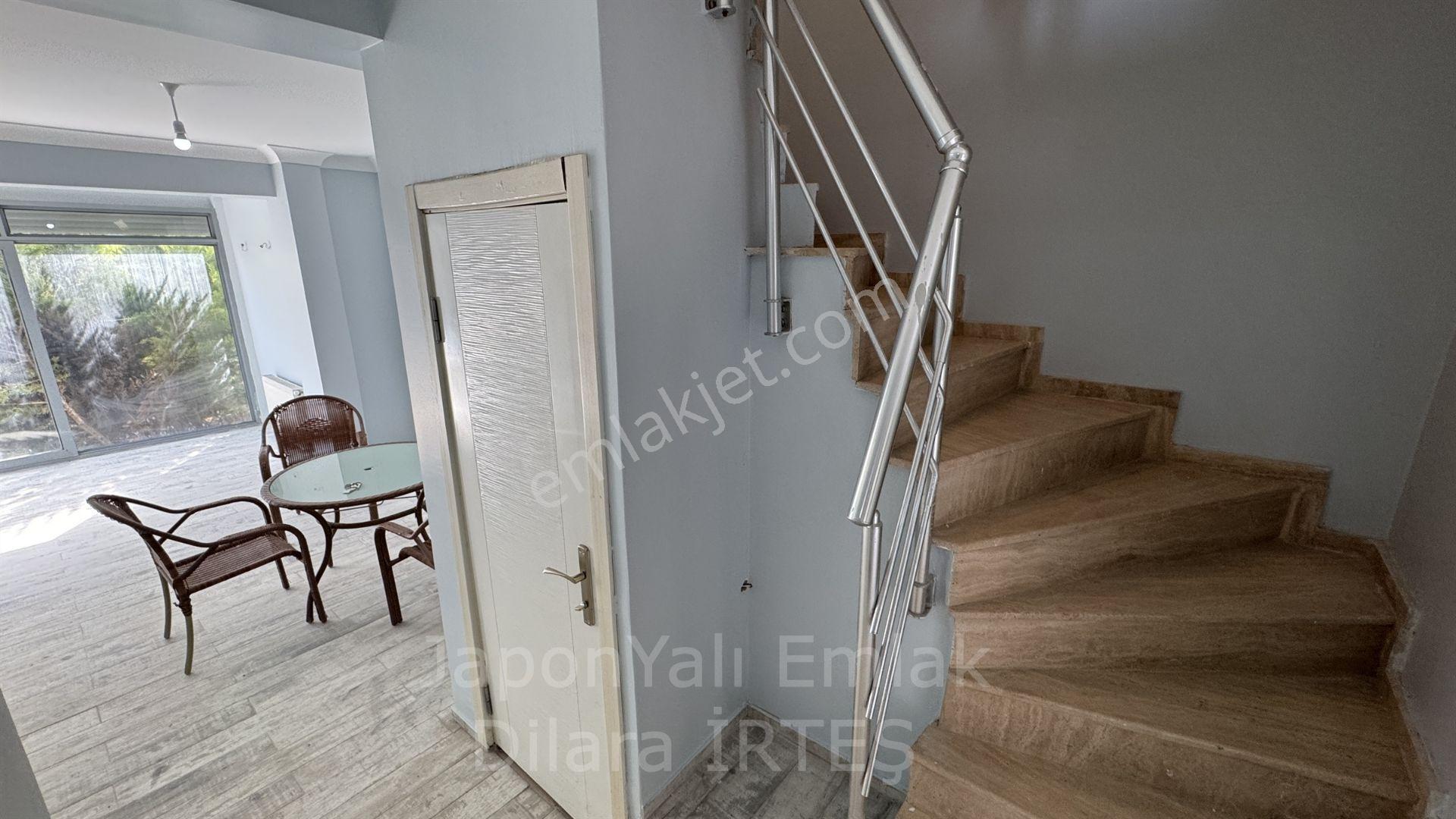 Güzelbahçe Kahramandere Bankacılar Sitesinde 5+1 Satılık Tripleks Villa - Görsel 15