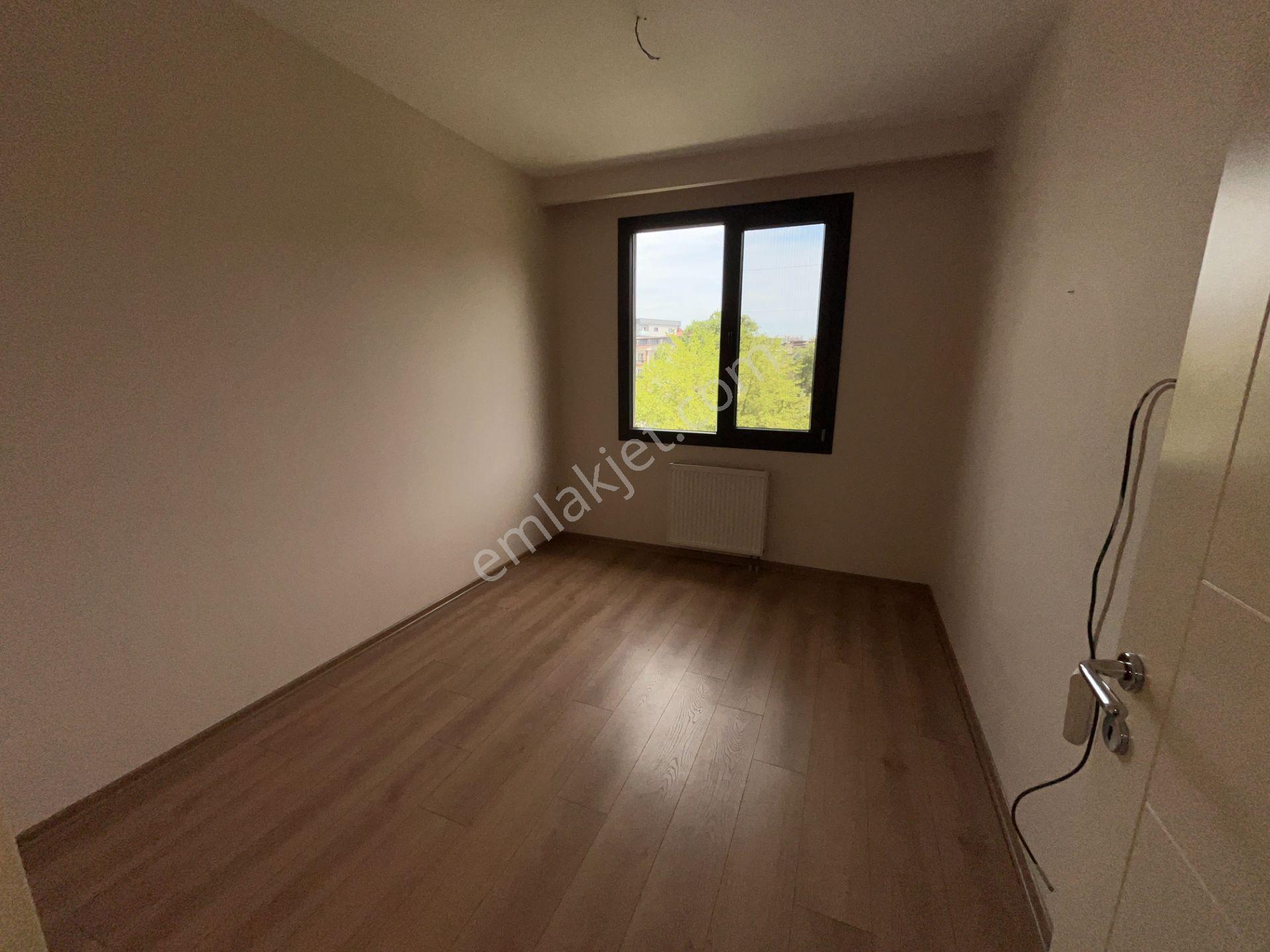 Samandıra Konakları Boş Ara Kat Otoparklı Güvenlikli 3+1 - Görsel 15