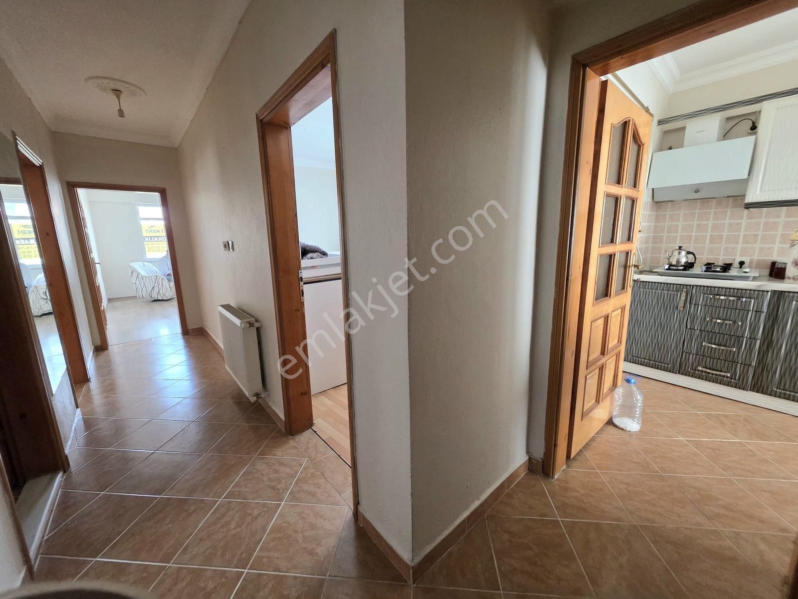3kentten İzmit Yenişehir'de Merkezi Konumda Kiralık 2+1 Daire! - Görsel 3