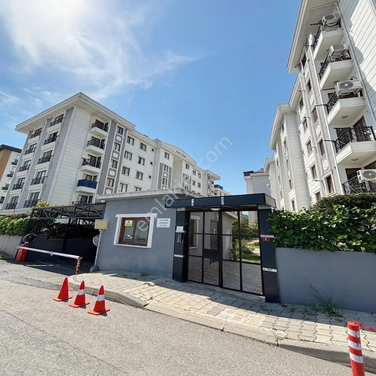 Kod 5411 Alemdağ Mah. Havuzlu Sitede Yüksek Kredili Geniş 3+1 - Görsel 7