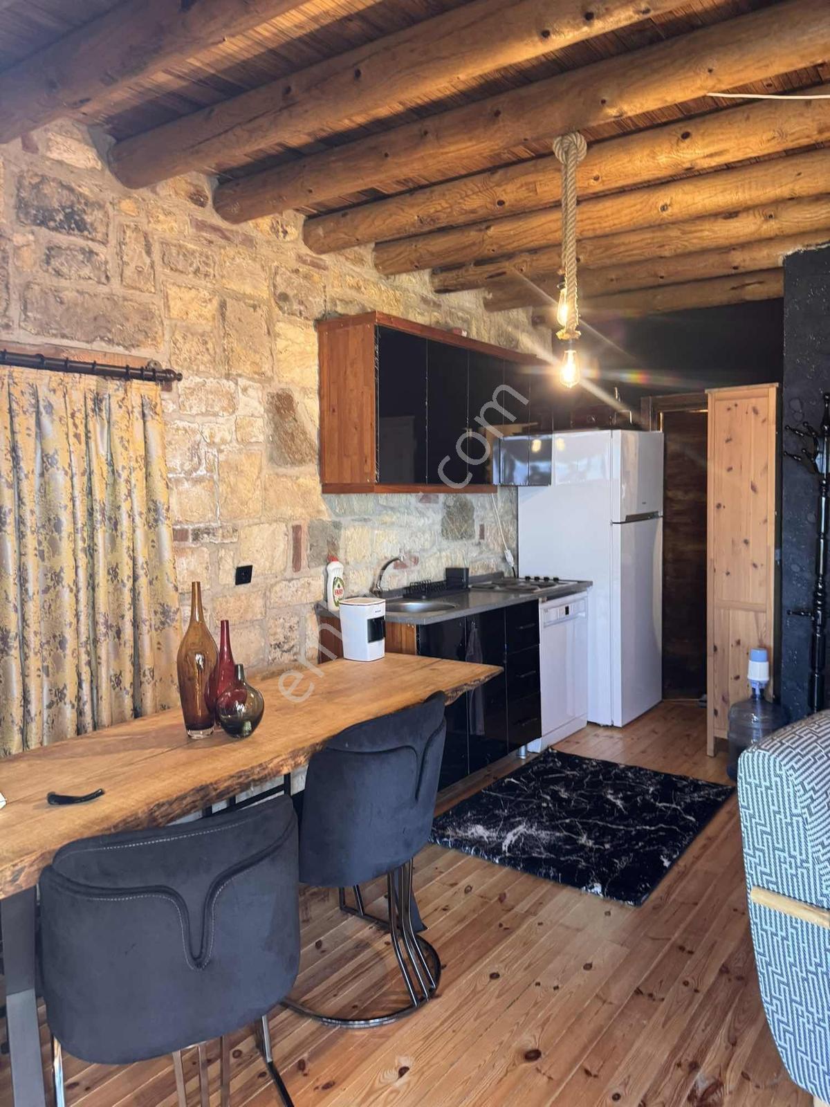 Deniz Manzaralı 850 M² Arsa İçinde Eşyalı Taş Ev - Görsel 5