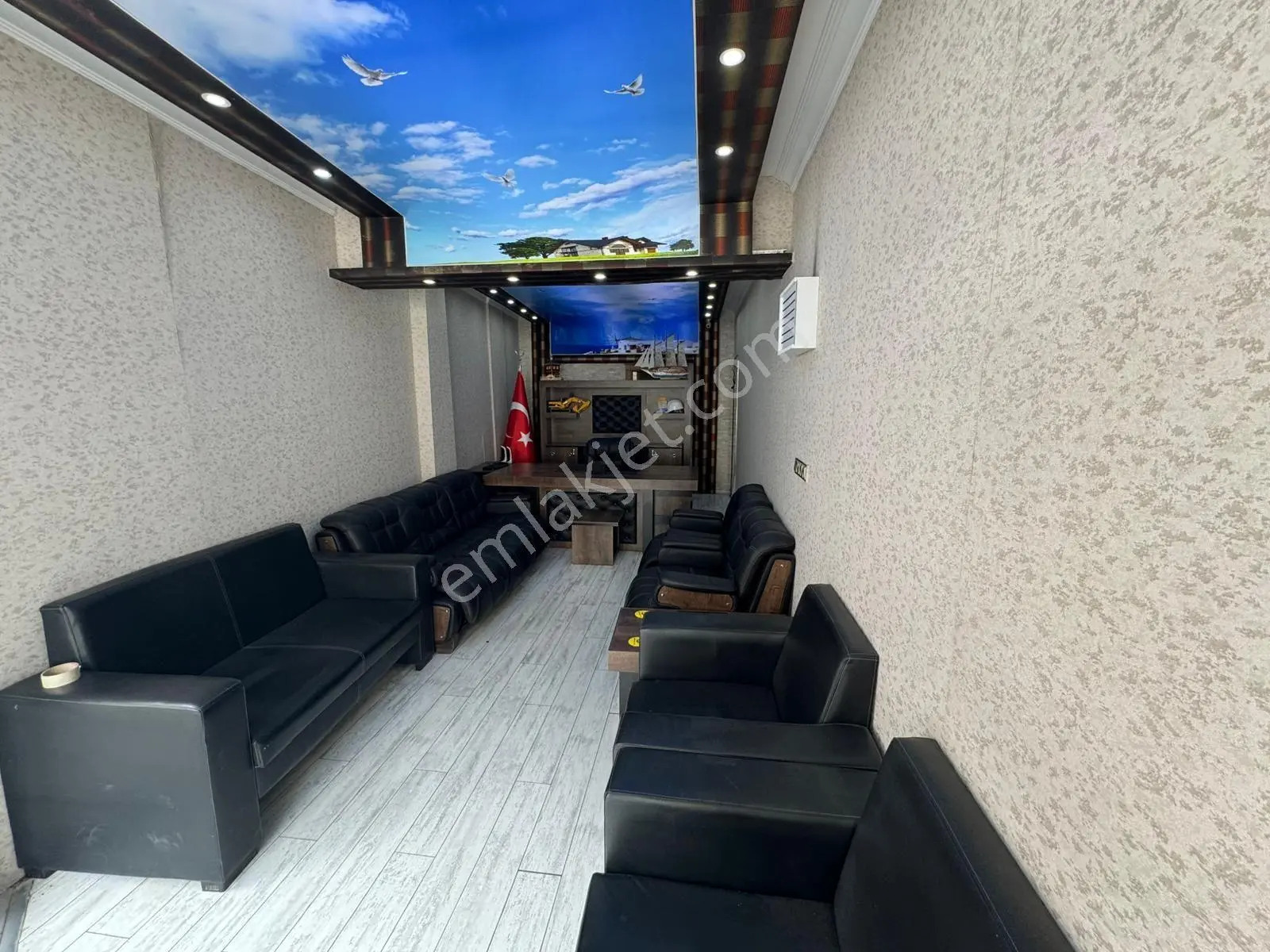 Türkiye Emlak Esenler Fatih Mah 60m² Kiralık Dükkan