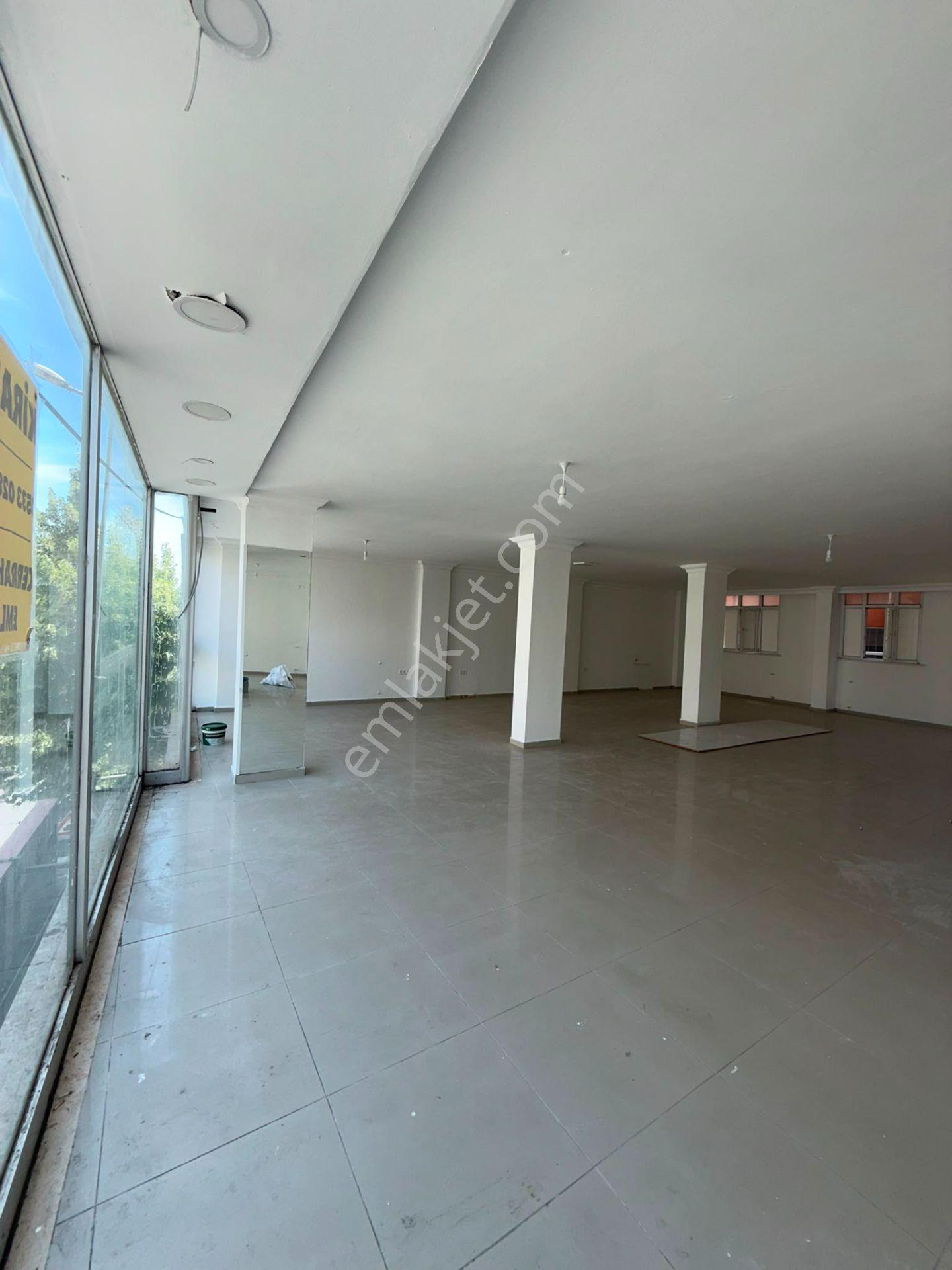 Balıkyolu Caddesi Üzerinde 160 M² Bağımsız Girişli Kiralık Dükkan