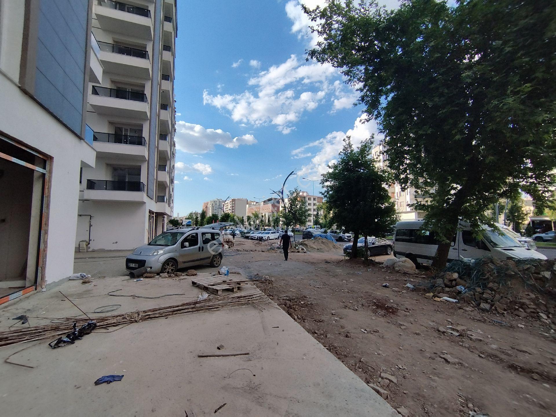 Kantarda Yeni Yapı Altında Kiralık Dükkan - Görsel 5