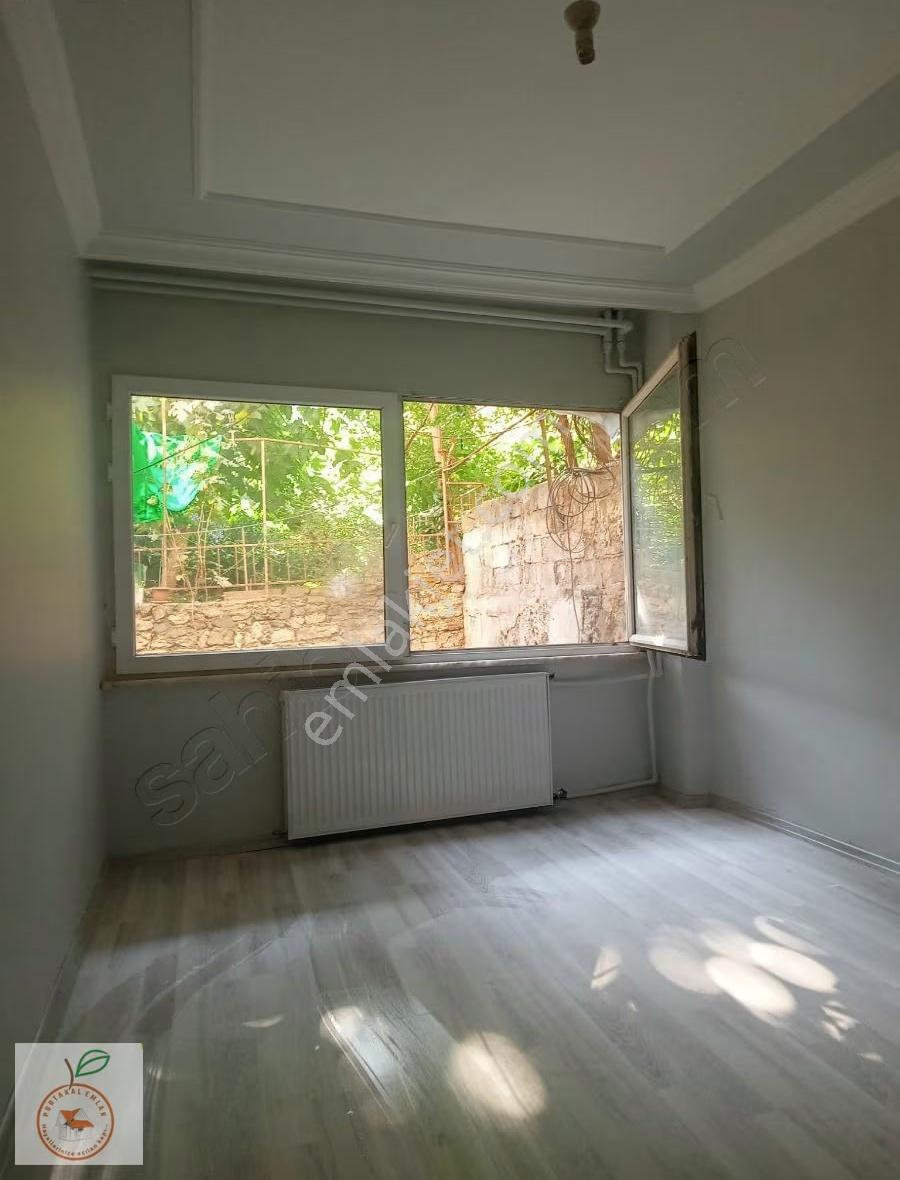 Selimiyede İçi Herşeyiyle Yenilenmiş Geniş Bahçeli Kiralık Daire - Görsel 15