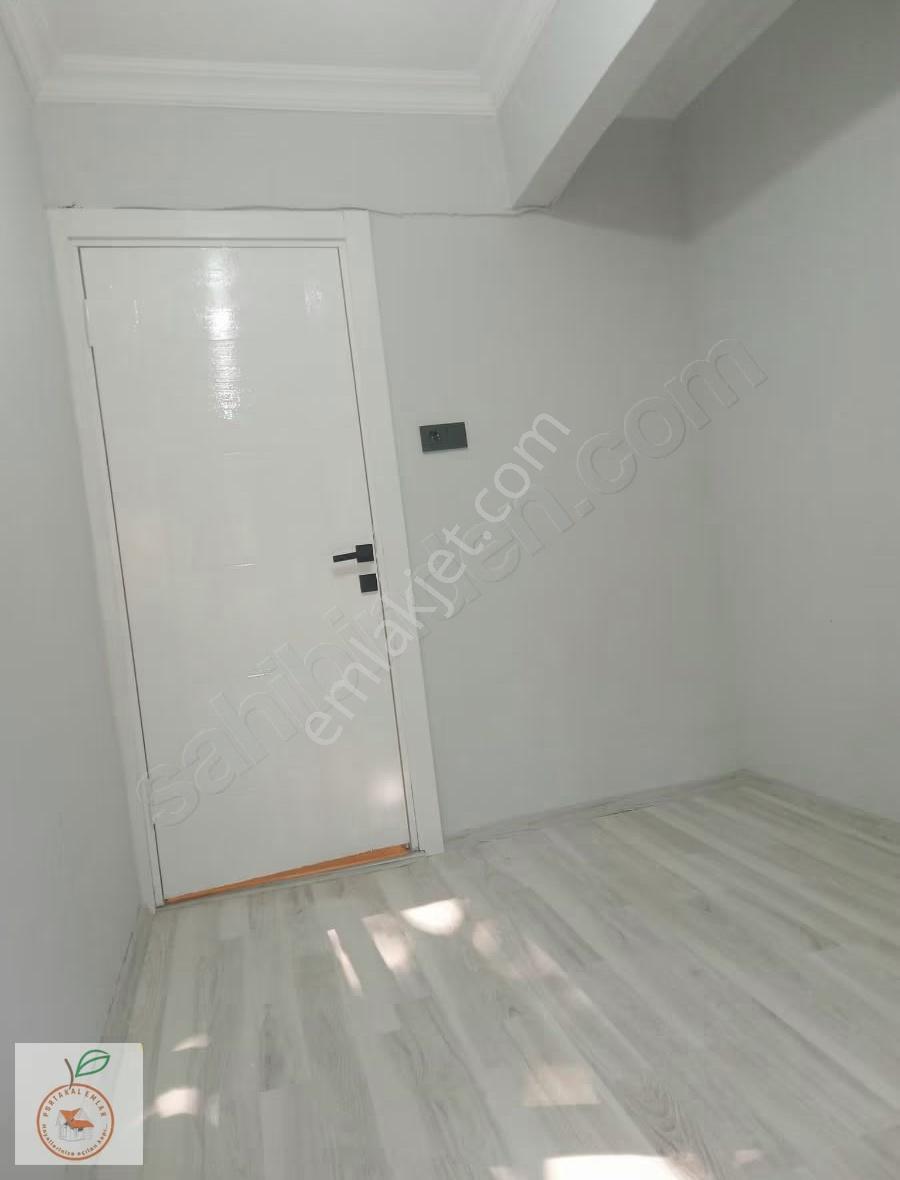 Selimiyede İçi Herşeyiyle Yenilenmiş Geniş Bahçeli Kiralık Daire - Görsel 16