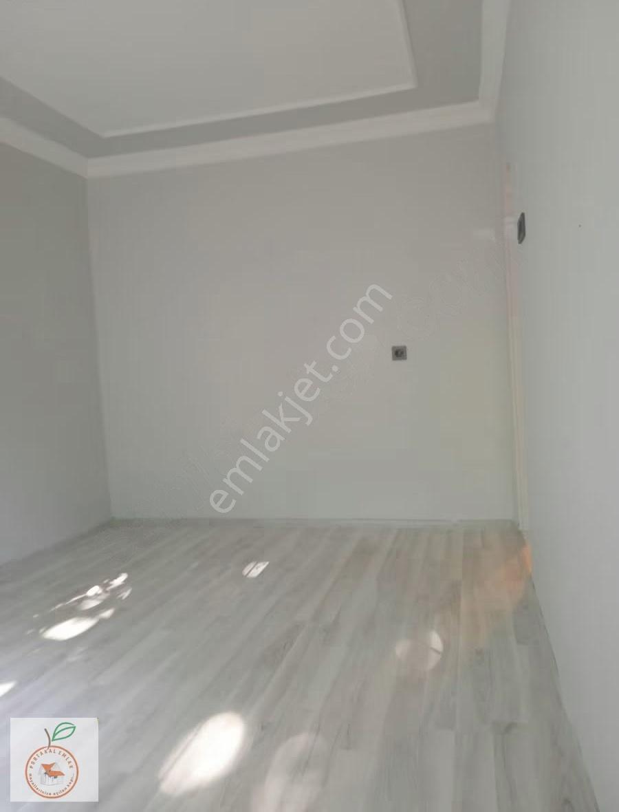 Selimiyede İçi Herşeyiyle Yenilenmiş Geniş Bahçeli Kiralık Daire - Görsel 12