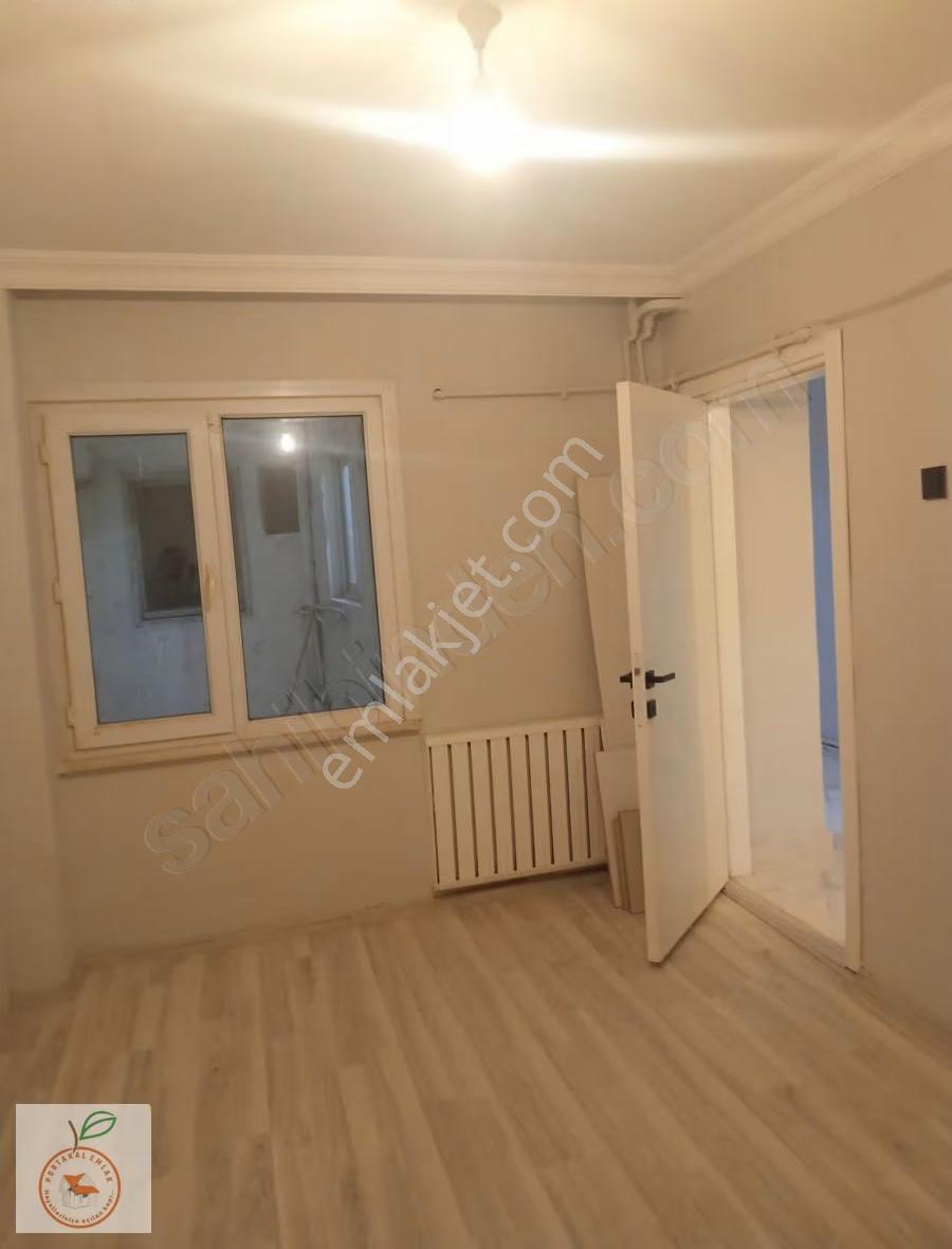 Selimiyede İçi Herşeyiyle Yenilenmiş Geniş Bahçeli Kiralık Daire - Görsel 9