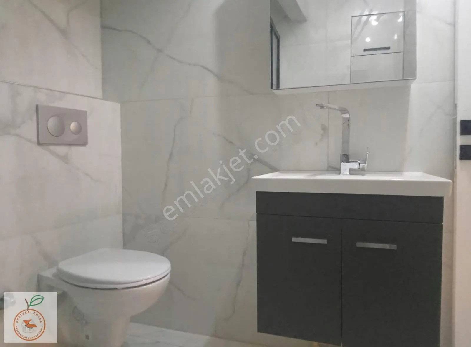Selimiyede İçi Herşeyiyle Yenilenmiş Geniş Bahçeli Kiralık Daire - Görsel 21